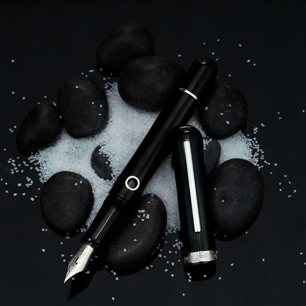 Nahvalur (Narwhal) Nautilus Cephalopod Fountain Pen - Premium Writing Instrument for Calligraphy, Journaling & Gift Giving