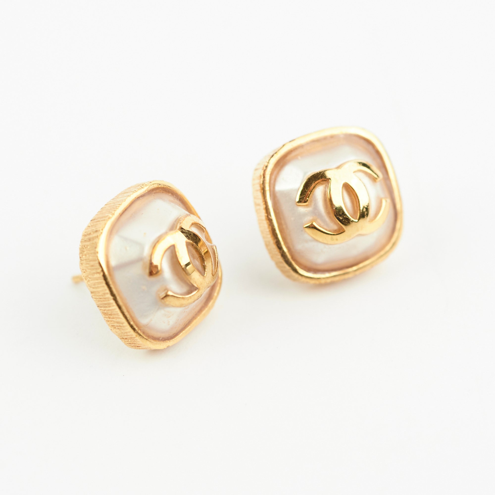 Chanel Square Cushion CC Logo Pearl Earrings - Luxury Costume Jewelry for Women, Elegant Pearl Stud Earrings for Party, Wedding & Special Occasions