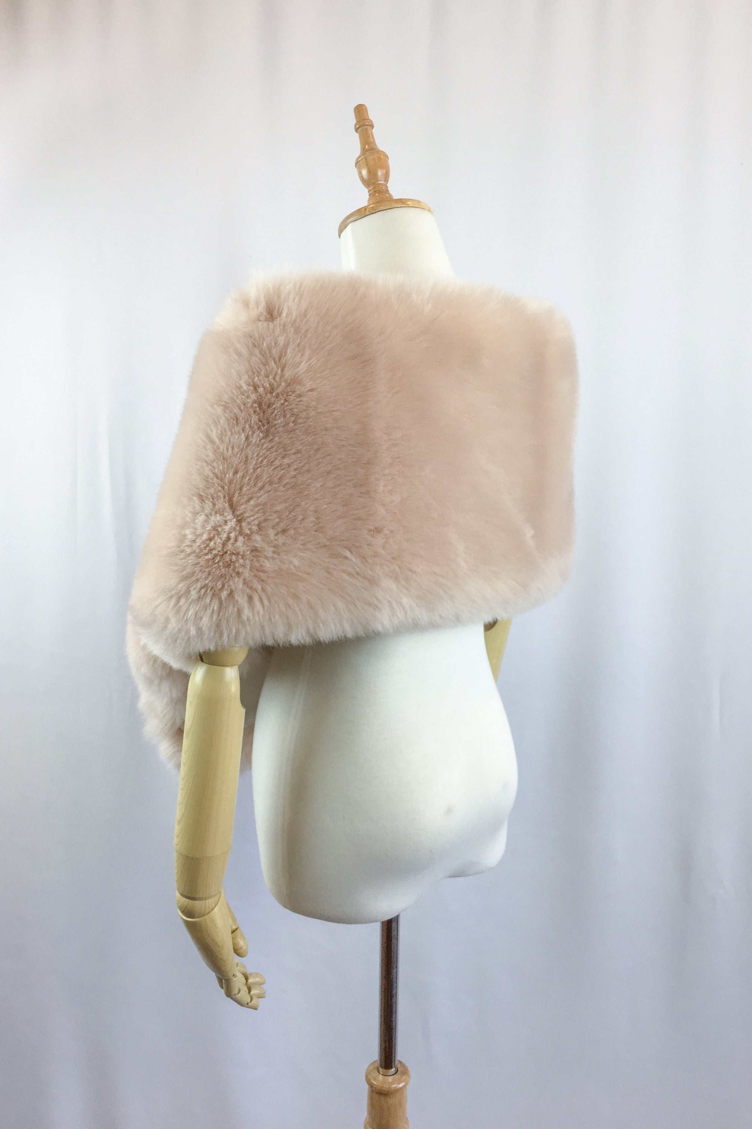 Blush Pink Faux Fur Shawl Wrap - Soft & Luxurious Winter Scarf for Women (Lilian Blu01) - Perfect for Parties, Weddings & Cold Weather Fashion