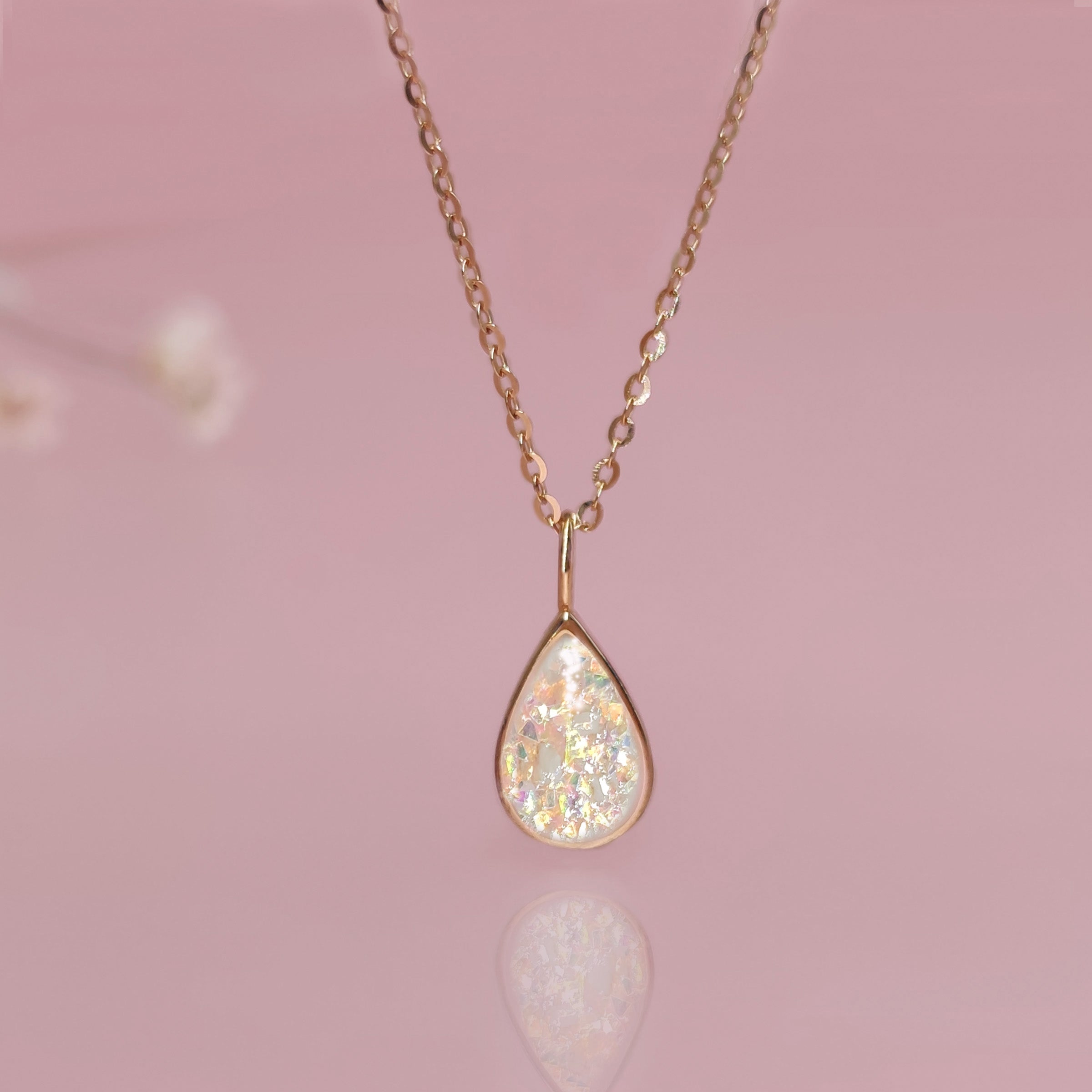 Whispering Flames Ashes Necklace - Elegant Memorial Jewelry for Loved Ones - Perfect for Remembrance, Sympathy Gifts & Special Occasions