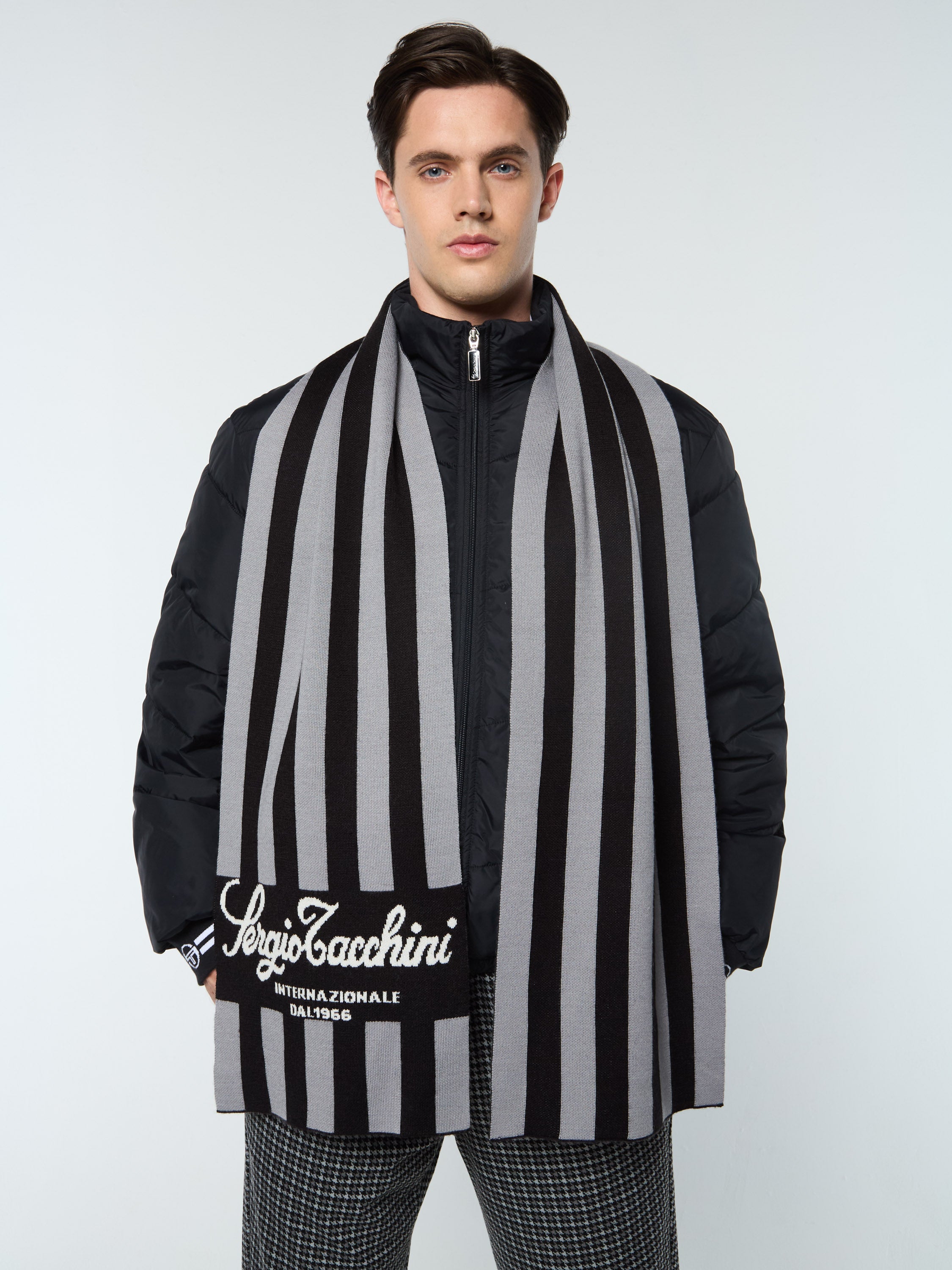 Gioco Jacquard Scarf - Black Beauty Luxury Woven Wrap for Women | Perfect for Winter Fashion, Office Elegance & Gift Giving