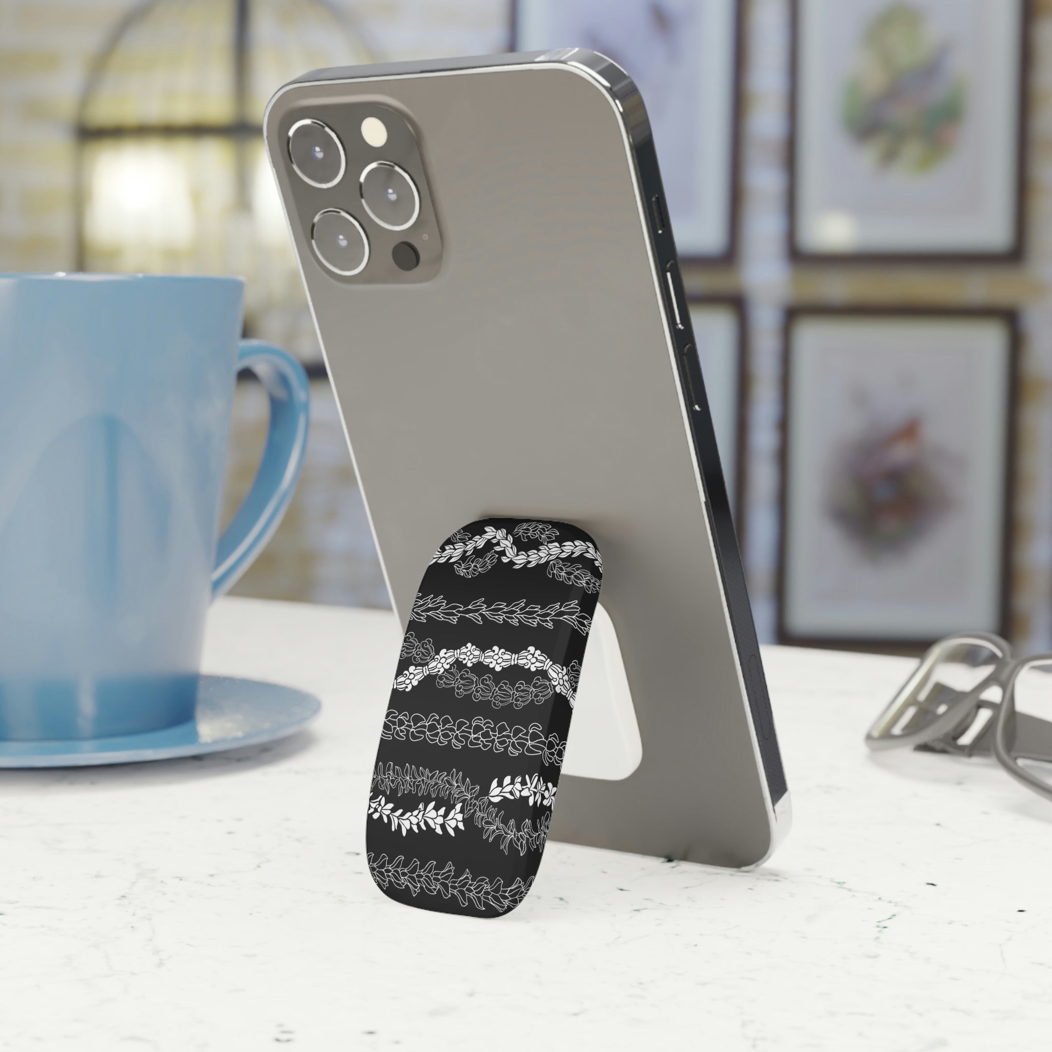 Forever Lei 'Ele'ele Phone Grip with Click-On Function - Secure & Stylish Phone Holder for One-Handed Use, Perfect for Commuting, Shopping, and Outdoor Activities