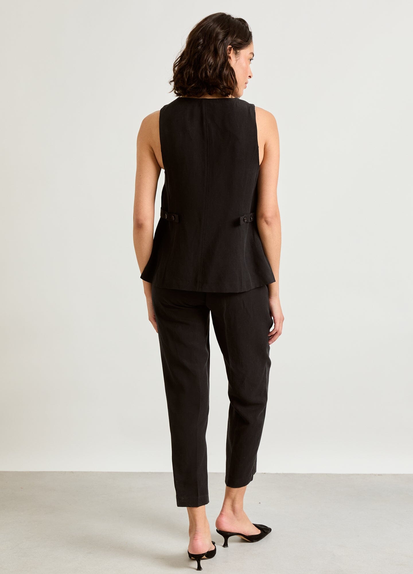 Nadia Maternity Vest - Comfortable & Stylish Pregnancy Tank Top for Expecting Moms | Perfect for Everyday Wear, Nursing, and Maternity Photos