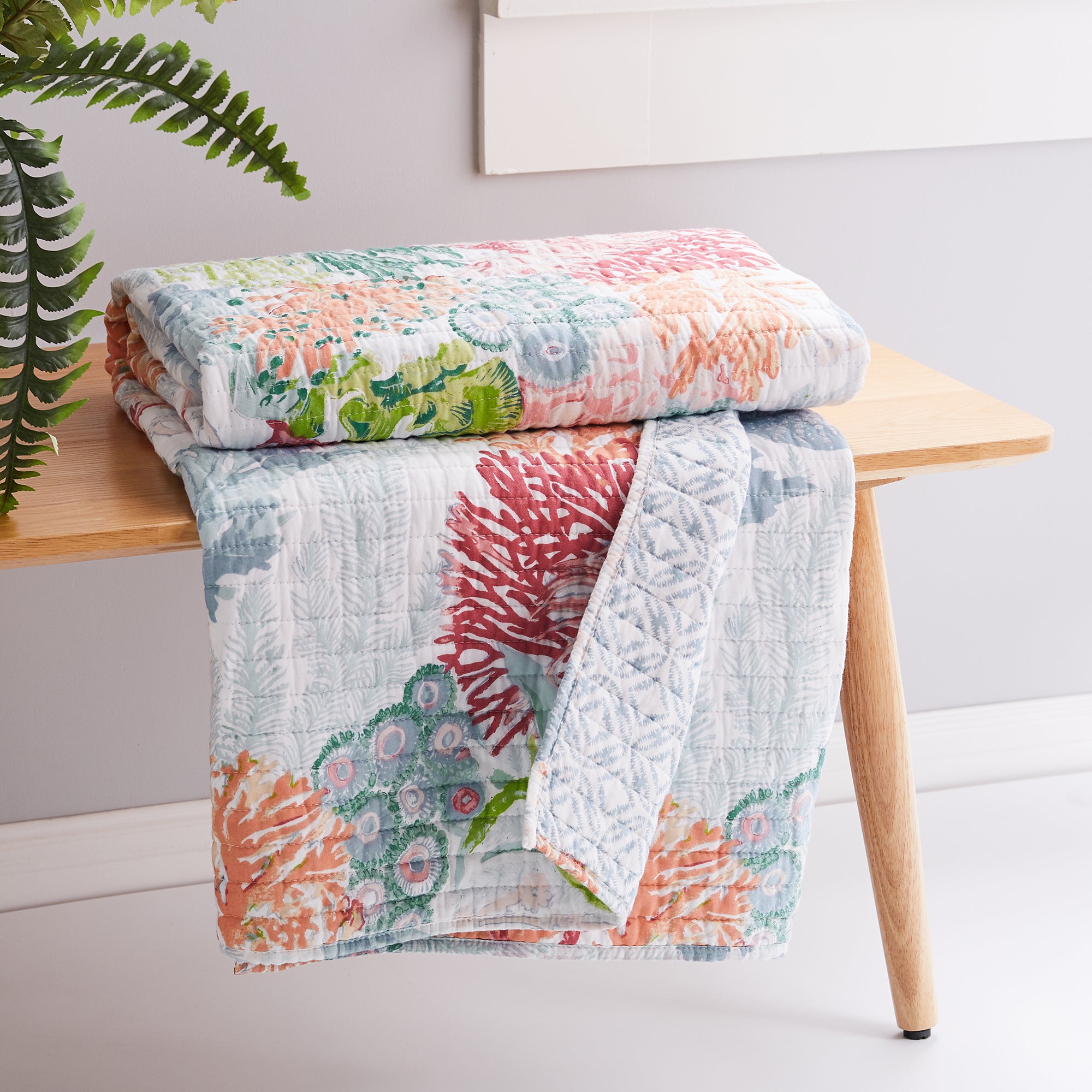 Cozy Sunset Bay Quilted Throw Blanket - Soft Lightweight Bedspread for Couch, Sofa & Travel - Perfect for Living Room, Bedroom & Outdoor Picnics