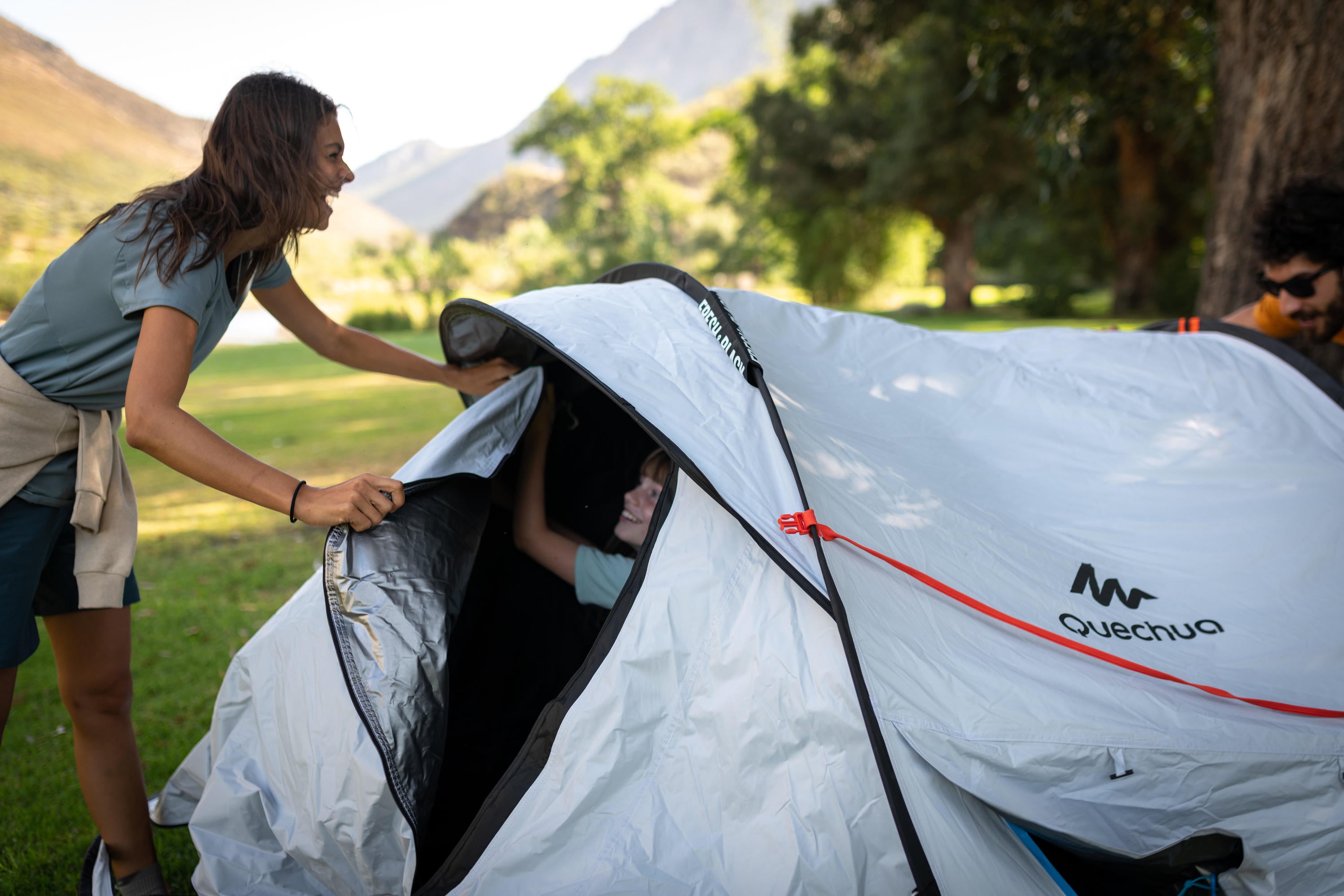 Quechua 2 Second Fresh & Black Waterproof Pop Up Camping Tent for 3 Person - Instant Setup for Hiking, Backpacking & Outdoor Adventures