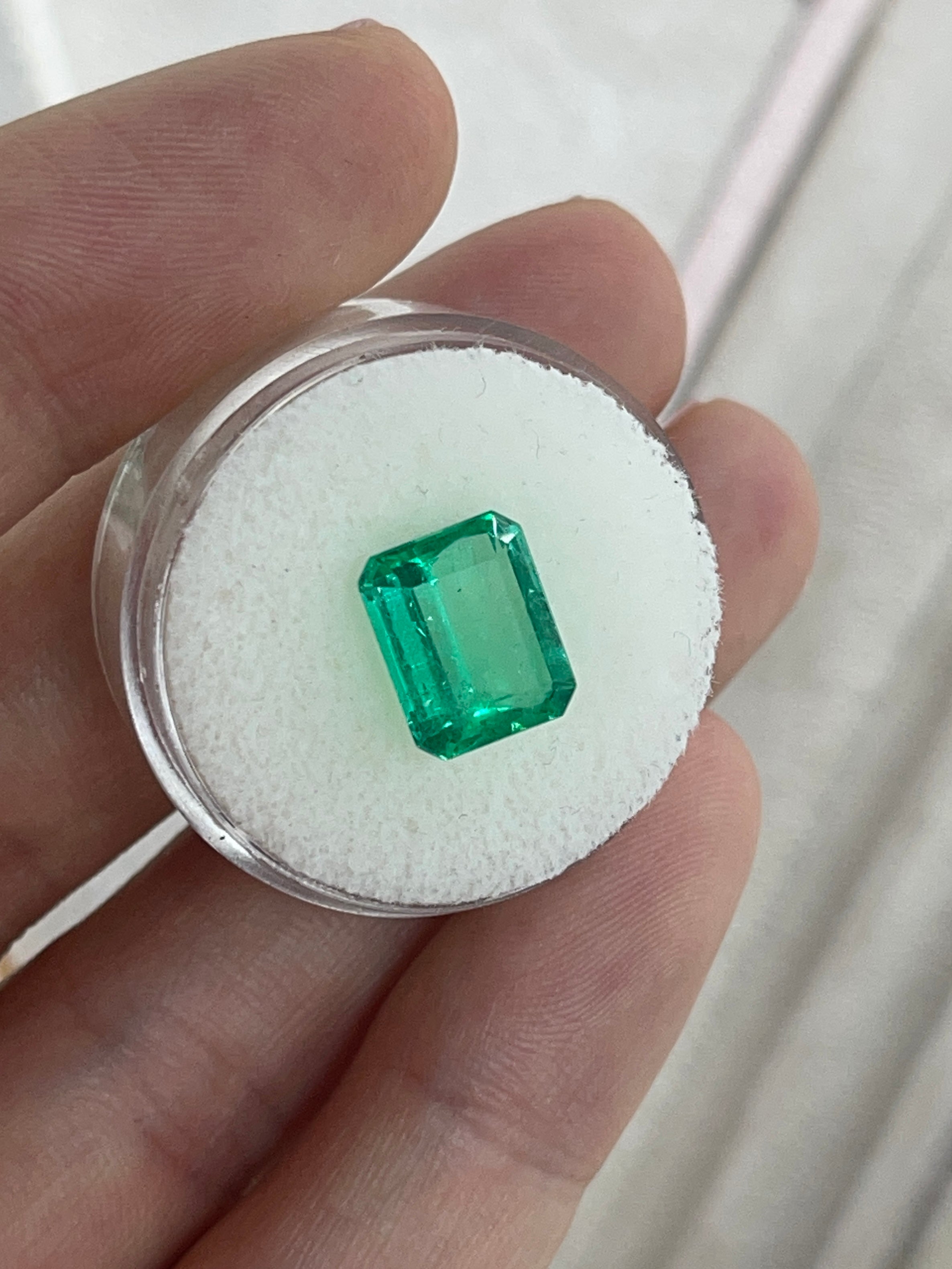 3.30ct Muzo Colombian Emerald - Crystal Clear Yellowish Green Spready Cut 10.4x8.4mm Earth Mined Loose Gemstone for Jewelry Making, Engagement Rings & Collector's Items