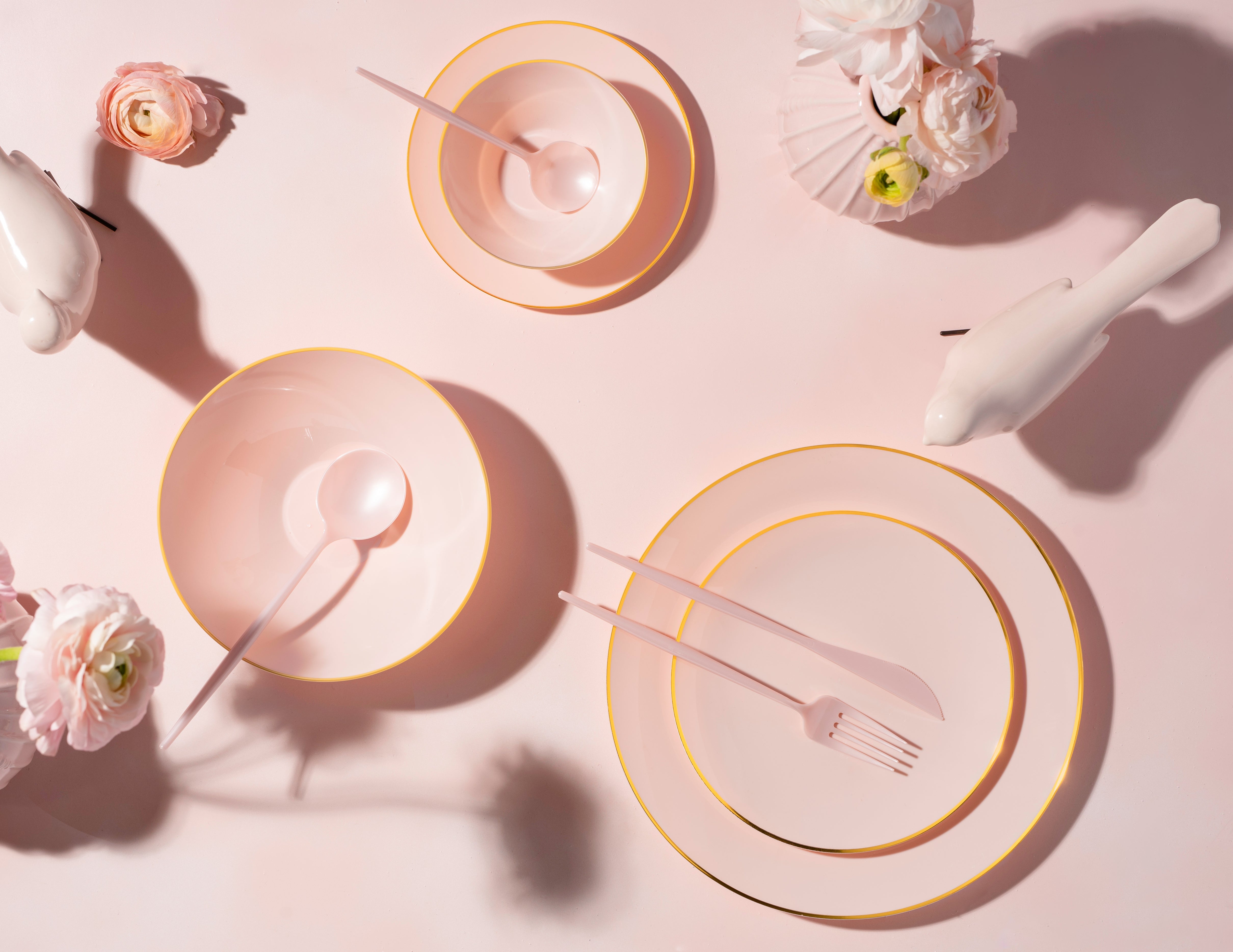 192-Pack Pink & Gold Round Plastic Dinnerware Set for 96 Guests - Eco-Friendly Disposable Plates, Forks, Knives & Spoons - Perfect for Weddings, Parties, Picnics & Outdoor Events