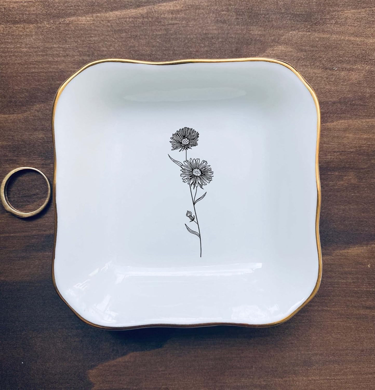 Elegant Ceramic Floral Ring Dish - Perfect Gift for Mom, Bridesmaid, Bride-to-Be, Best Friend & Daughter | Jewelry Holder for Wedding, Bridal Shower, Mother's Day & Special Occasions