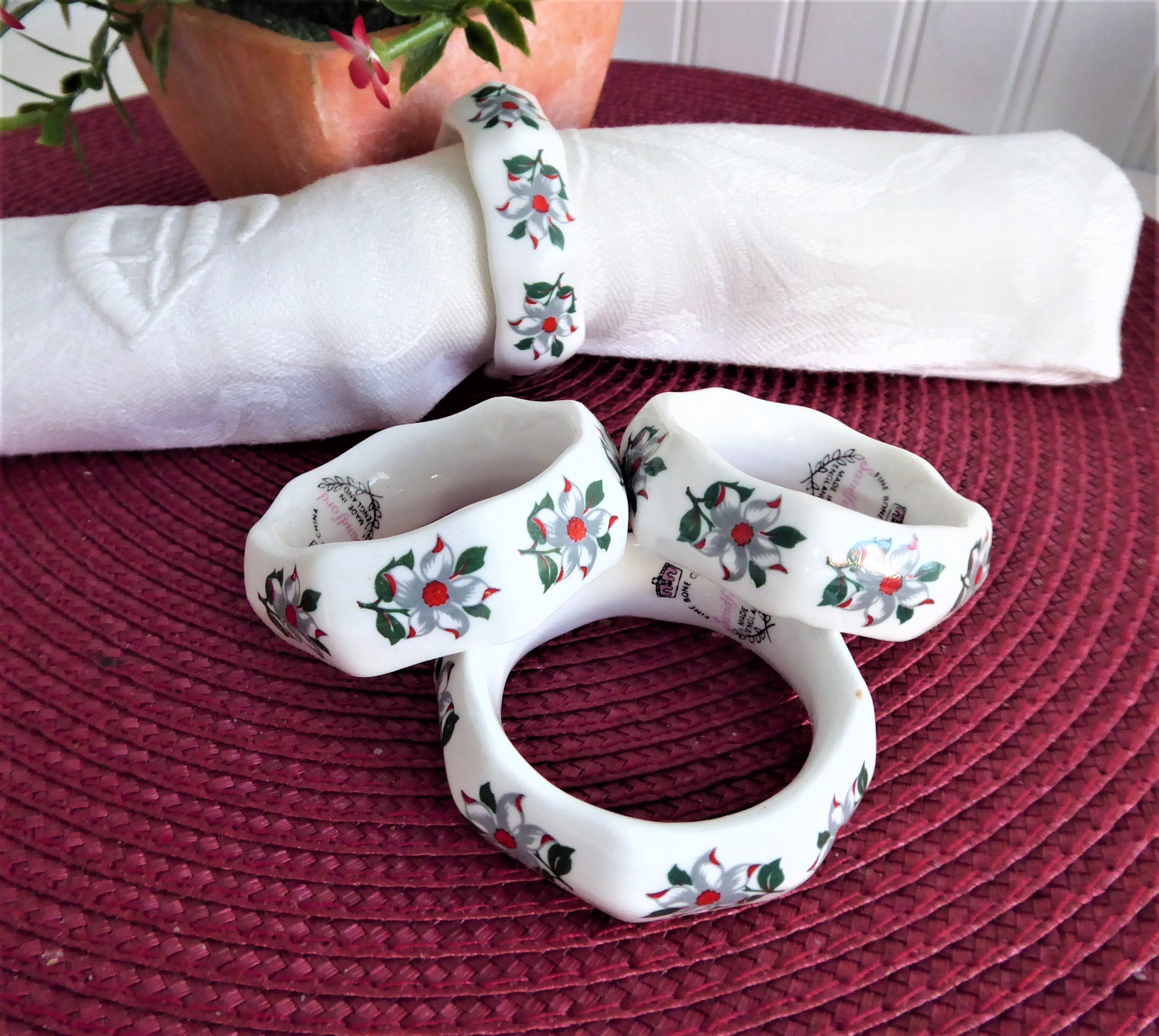 Vintage Dogwood English Bone China Napkin Rings Set of 4 - 1970s Empress Hotel Victoria Collectible - Elegant Table Setting for Dinner Parties & Holiday Decor