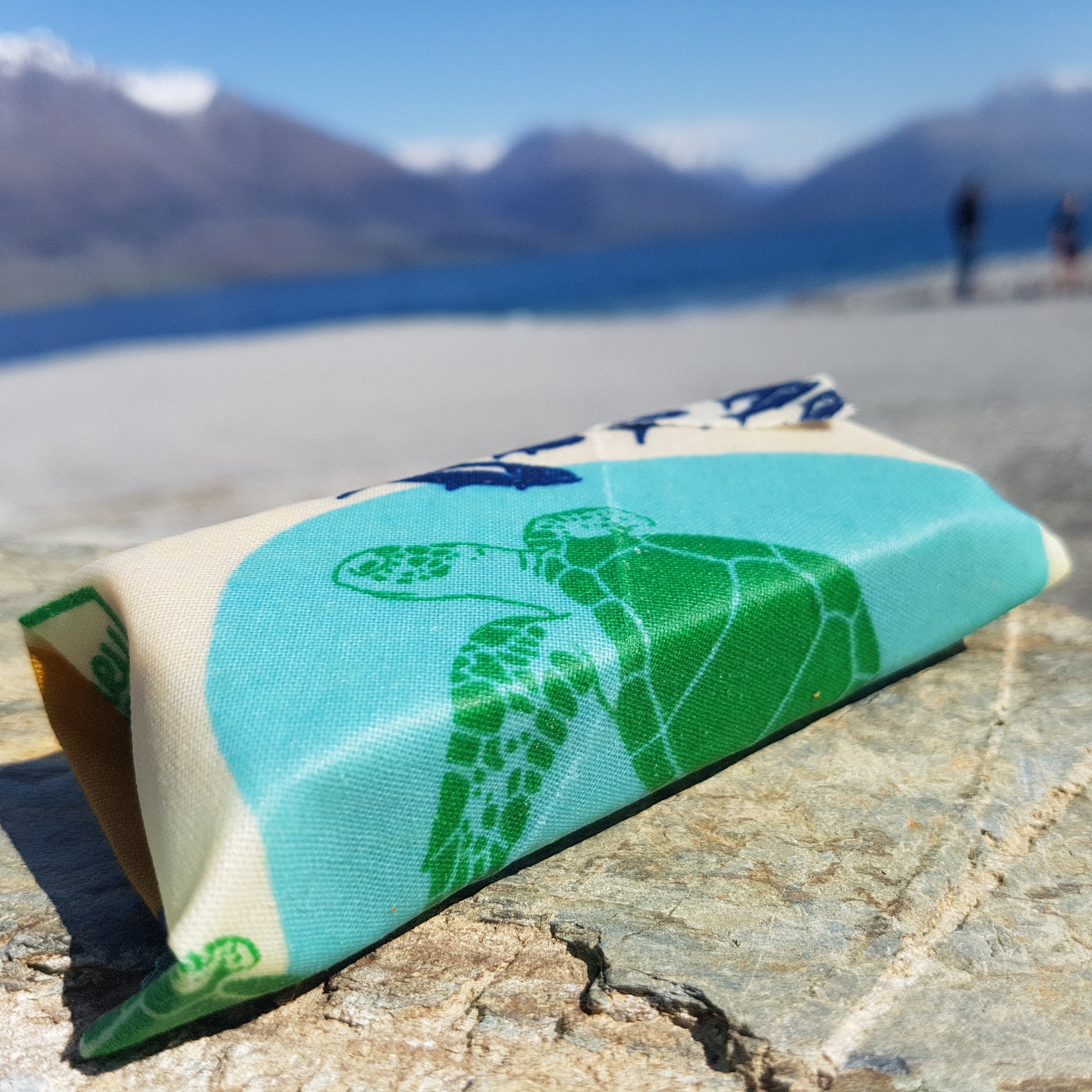 Supersize Honeywrap - 100% Natural Beeswax Food Wraps, Eco-Friendly Reusable Food Storage for Sandwiches, Cheese, Fruits & Vegetables | Perfect for Picnics, Lunch Boxes & Zero Waste Kitchen