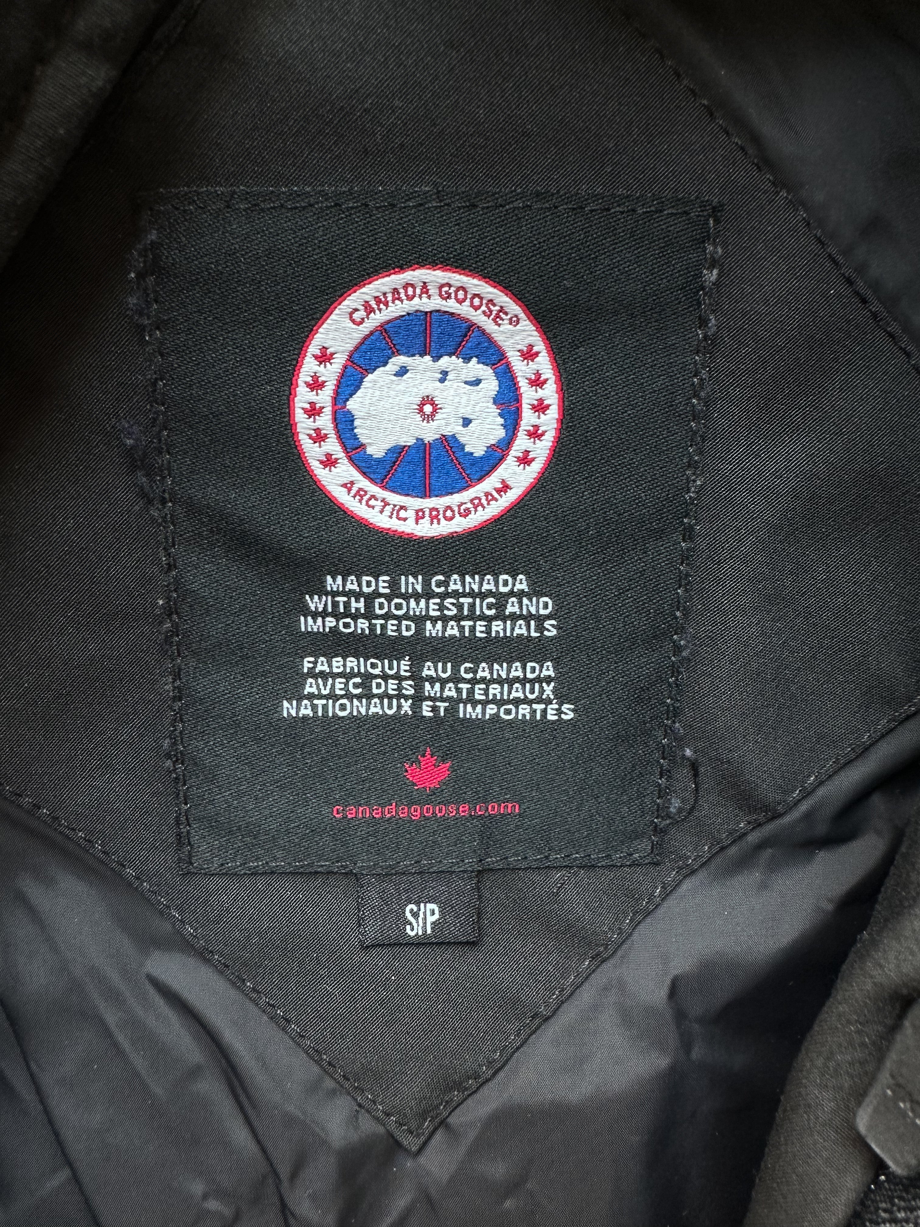 Canada Goose Black Wyndham Men's Winter Jacket - Premium Waterproof Parka for Extreme Cold Weather - Perfect for Skiing, Hiking & Outdoor Adventures