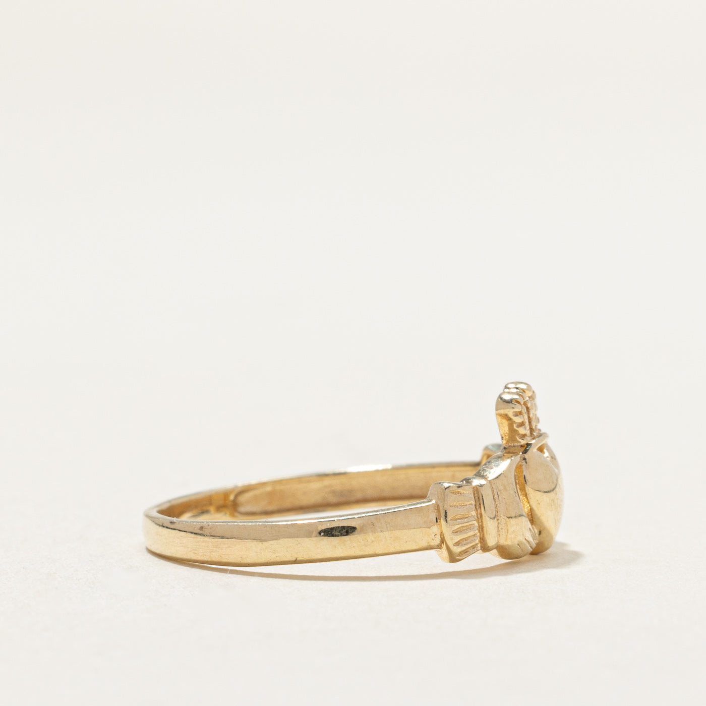 10K Yellow Gold Claddagh Ring for Women - Size 8.25 - Irish Love, Friendship & Loyalty Symbol - Perfect for Weddings, Anniversaries & Gifts