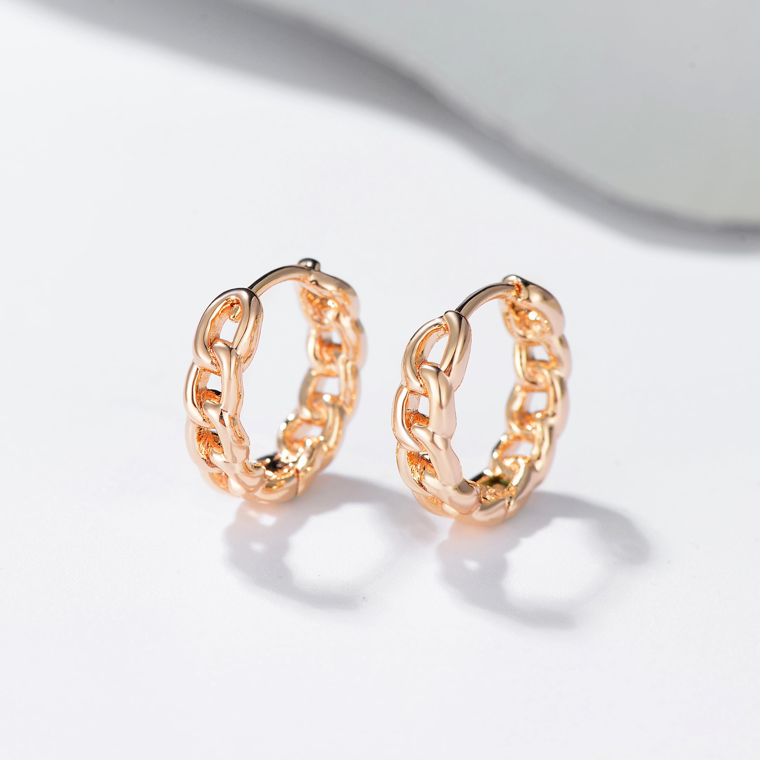 FETTERO 14K Gold Plated Huggie Hoop Earrings for Women - Hypoallergenic Twist Link Hoop Earrings | Dainty Minimalist Jewelry for Everyday Wear, Parties & Gifts