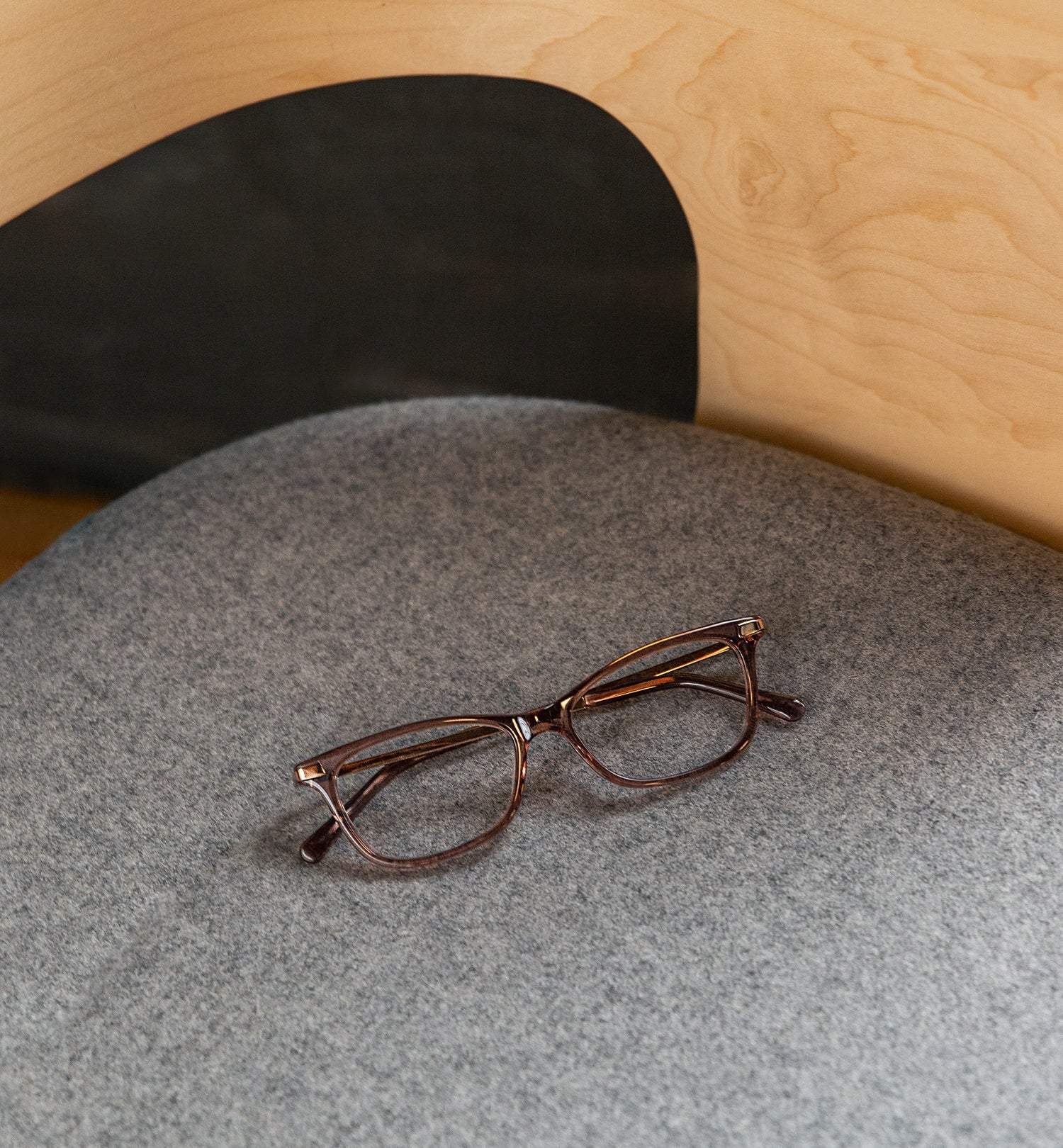 Stylish Comet Metal Eyeglasses for Men & Women - Lightweight Durable Frame with UV Protection - Perfect for Reading, Driving & Daily Wear