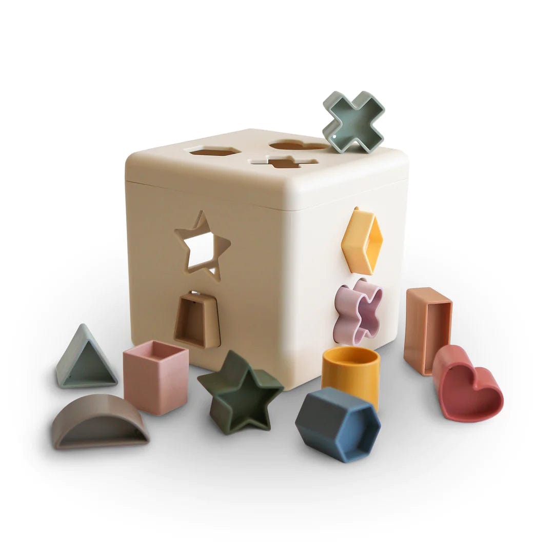 Mushie Wooden Shape Sorting Cube - Educational Montessori Toy for Toddlers 1-3 Years - Colorful Geometric Blocks for Early Learning & Fine Motor Skills Development - Perfect for Playtime, Daycare & Preschool Activities