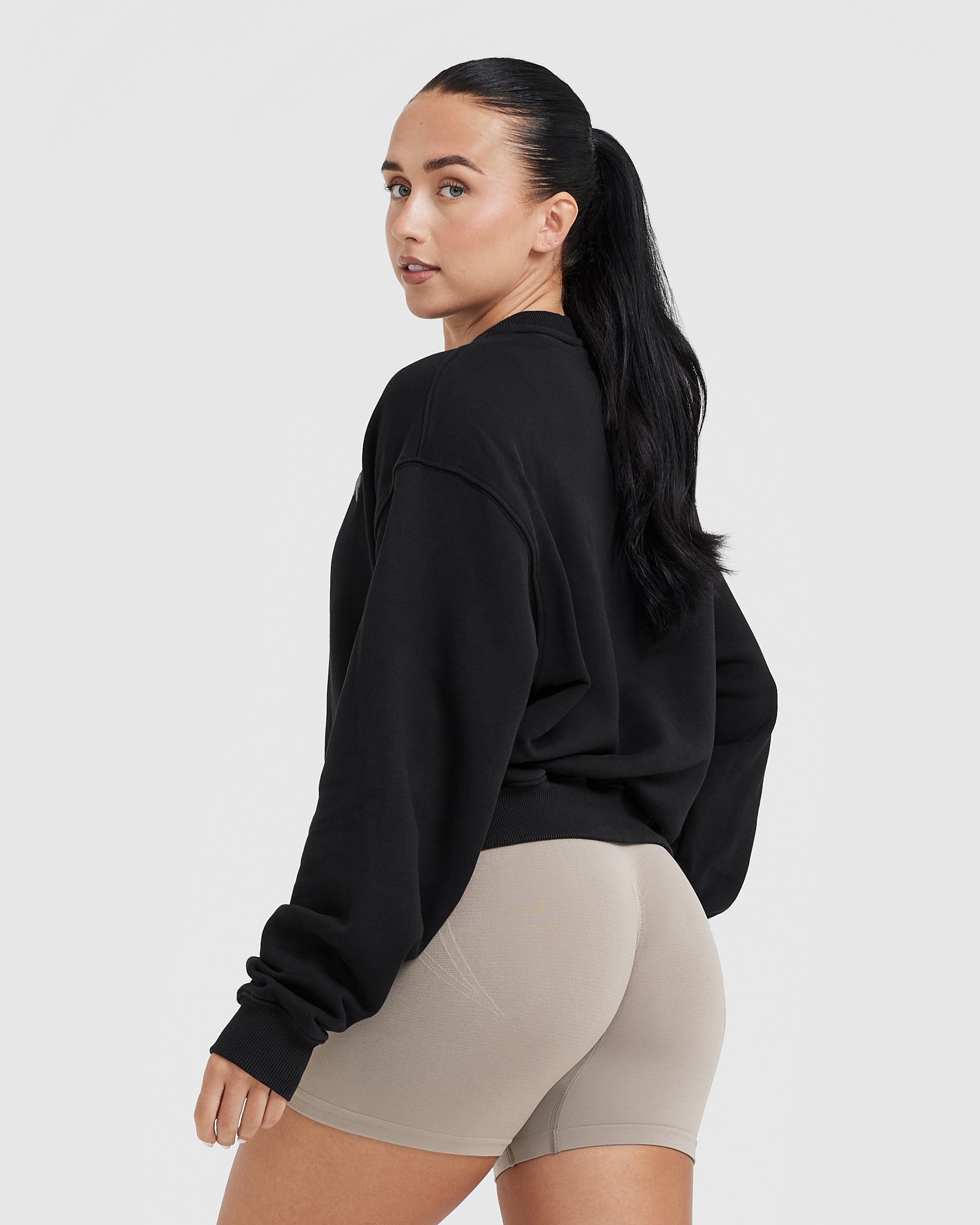 Comfortable Lightweight Oversized Sweatshirt for Women & Men - Soft Loose Fit Pullover Hoodie in Black | Perfect for Casual Wear, Lounge & Street Style Fashion
