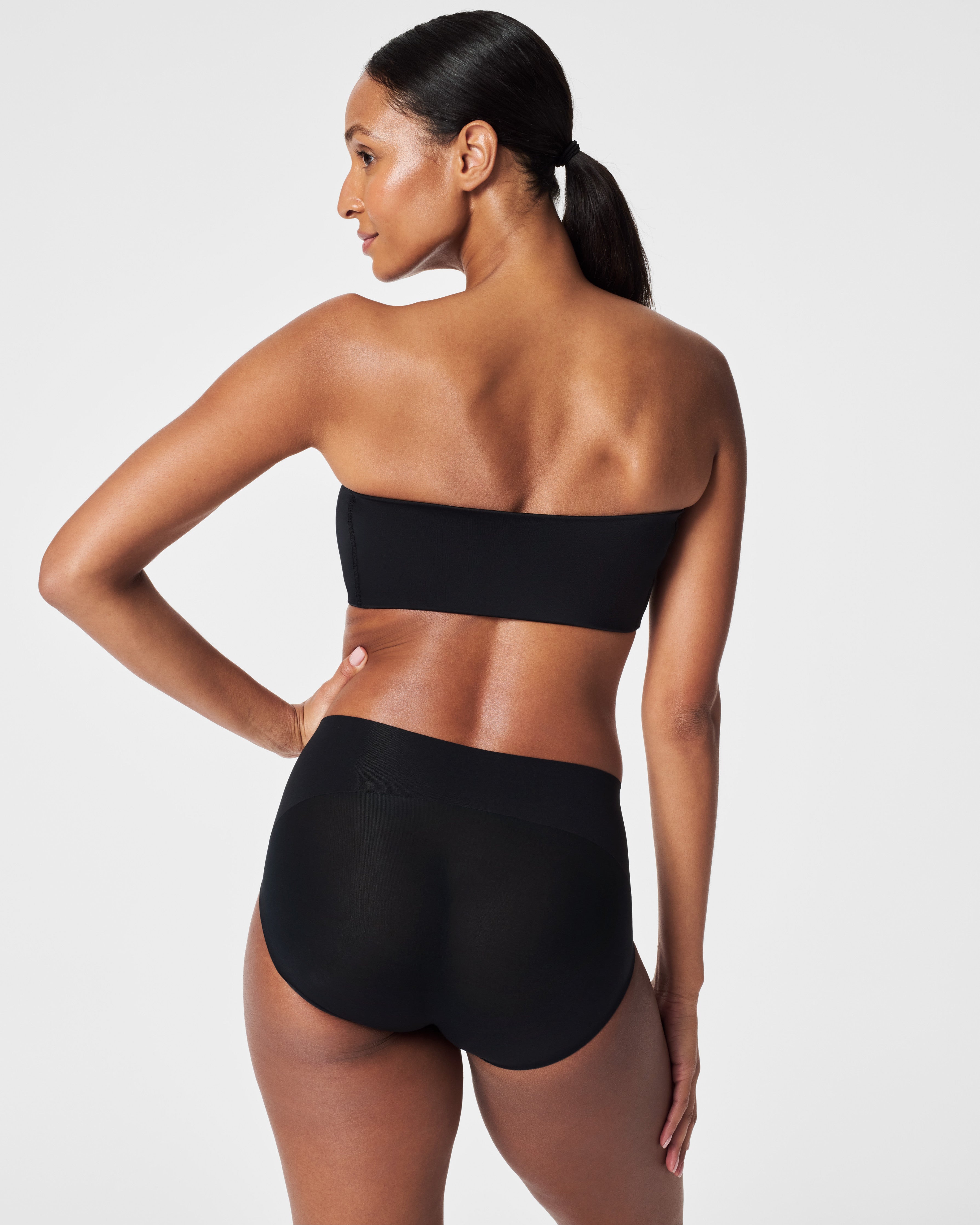 SPANX Smooth™ Bandeau Bra - Seamless Comfort for Everyday Wear - Perfect for Workouts, Yoga & Layering Under Clothes