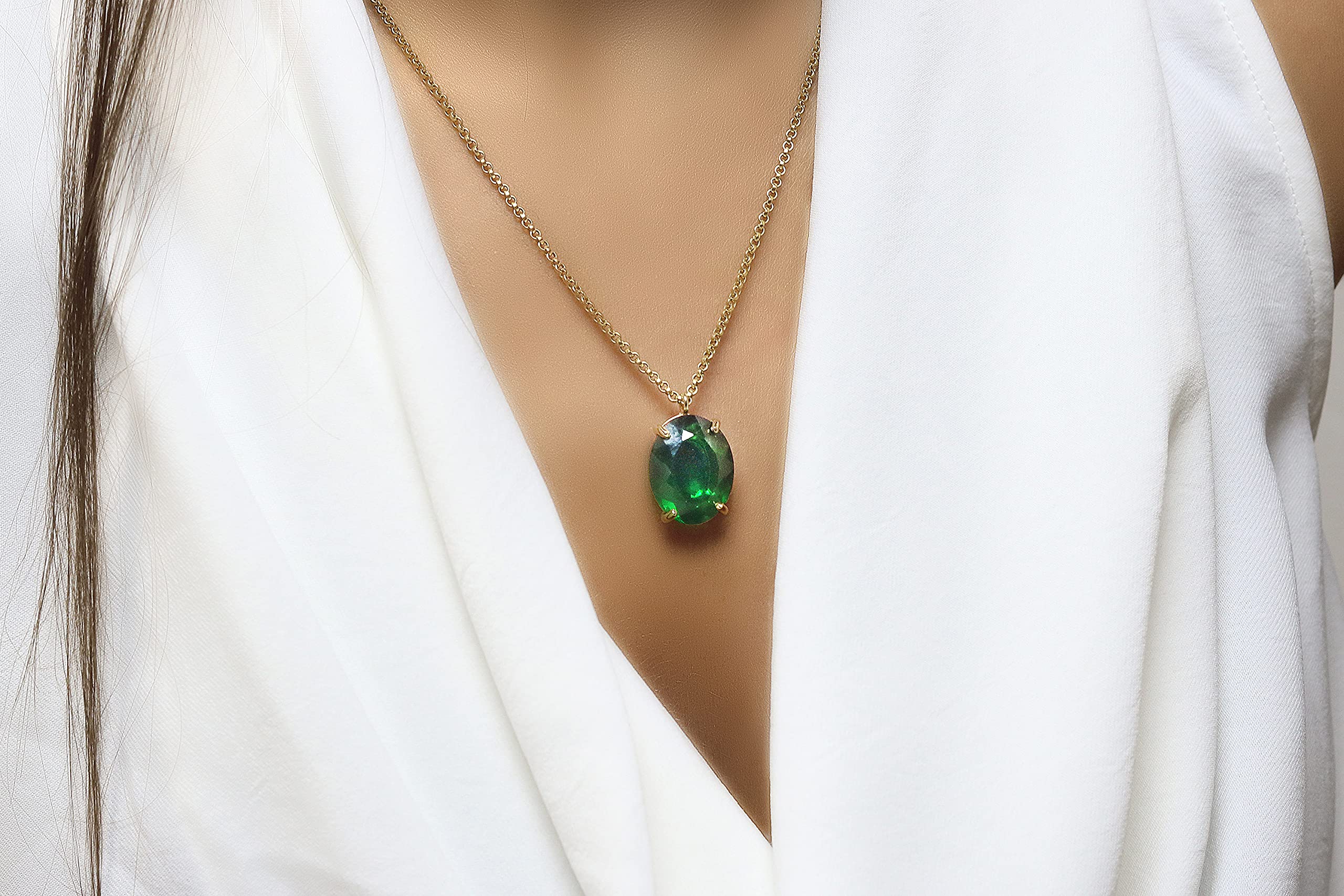 Emerald Anemone Necklace - Handcrafted May Birthstone Jewelry for Women, Adjustable Length Green Statement Necklace - Perfect Gift for Mom, Wife, Sister or Daughter - Ideal for Weddings, Parties and Everyday Fashion Accessories
