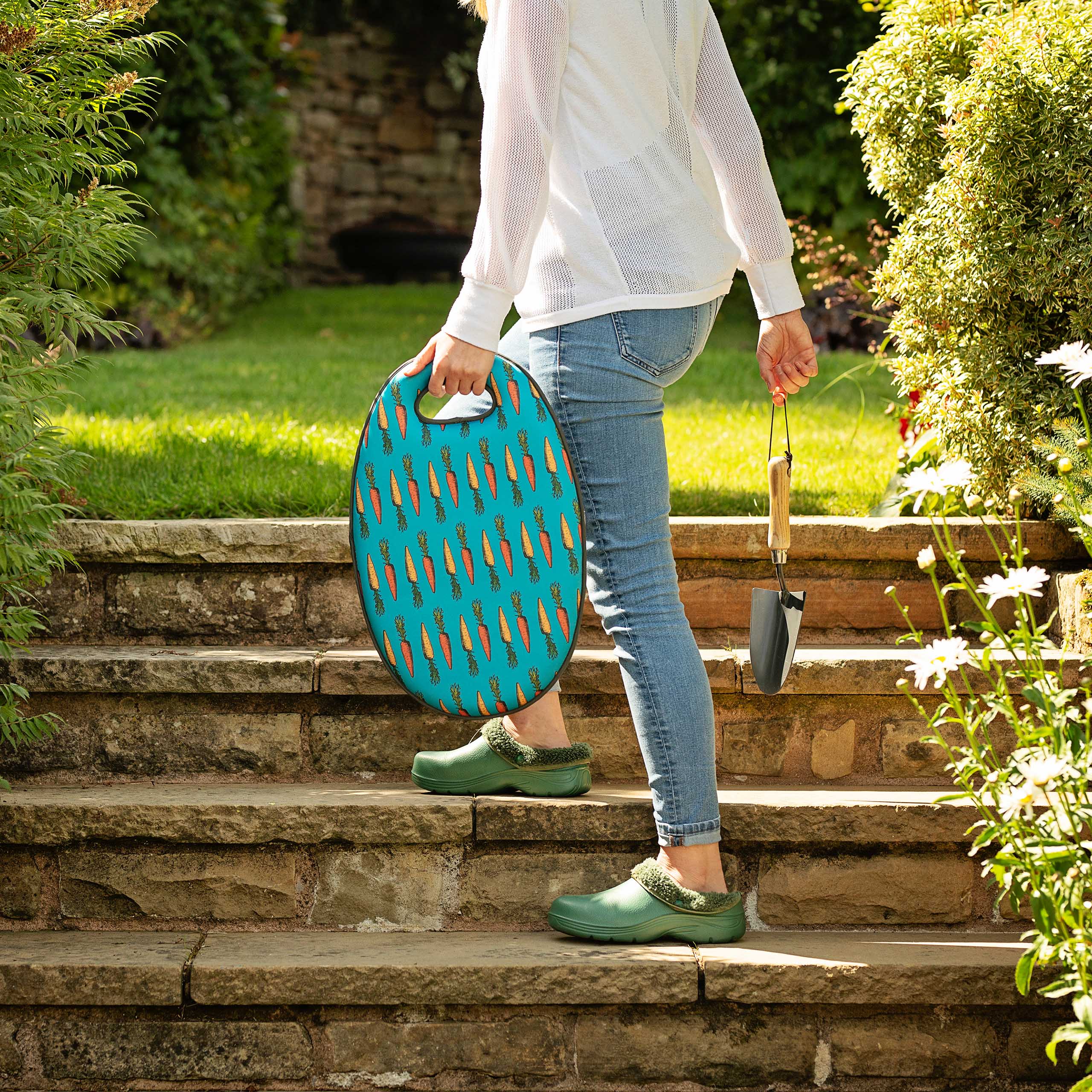 Thistlewood Memory Foam Garden Kneeler Pad - Comfortable Cushion for Gardening, Weeding & Outdoor Work - Waterproof & Durable Knee Protection for Seniors & Adults - Perfect for Lawn Care, Planting & Yard Maintenance