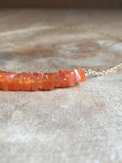 Natural Carnelian Crystal Necklace for Women - Healing Stone Jewelry for Sacral Chakra Balance - Elegant Gift for Her (Perfect for Meditation, Yoga & Spiritual Healing)