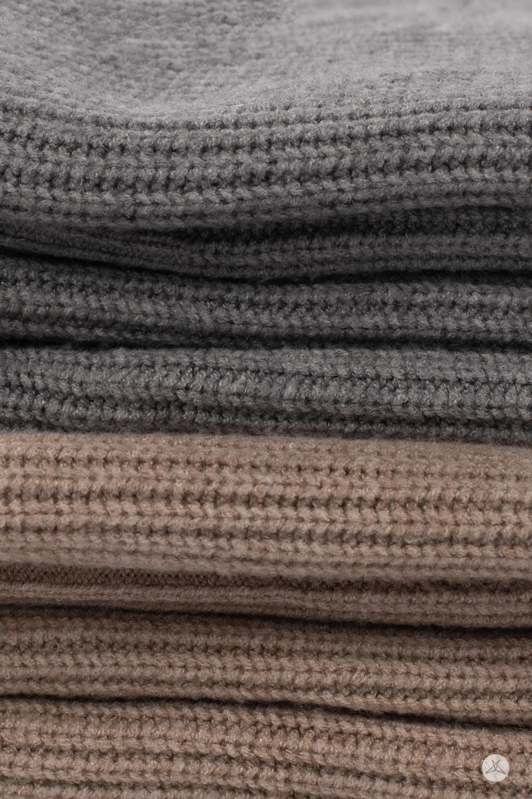 Men's Slim Fit Crew Neck Knit Sweater Vest - Casual Winter Layering Piece for Office, Outdoors & Travel