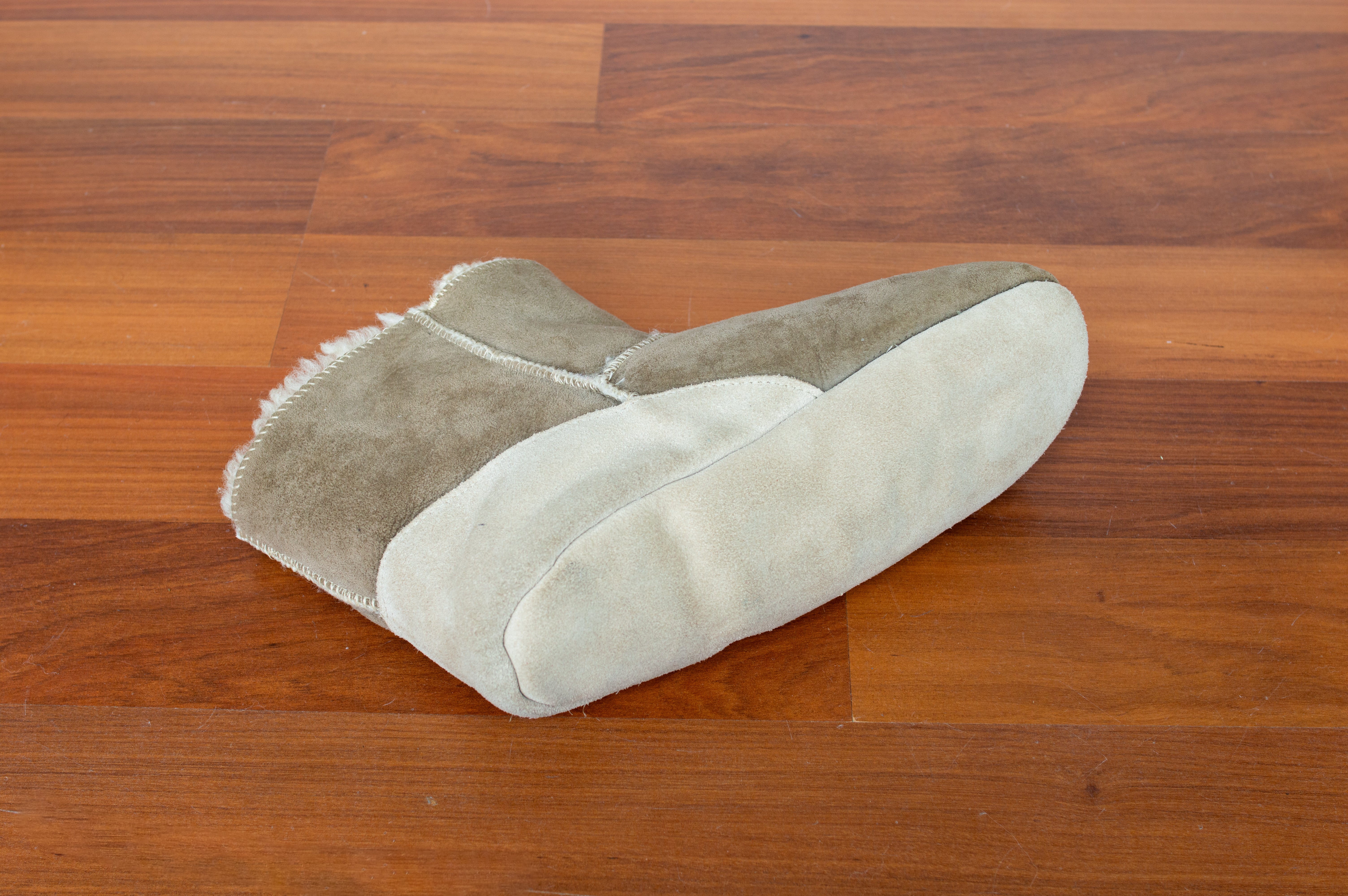 Premium Sheepskin Health Cabin Boots for Women & Men - Soft & Comfortable Indoor/Outdoor Winter Boots - Perfect for Home, Travel, and Cold Weather Wear