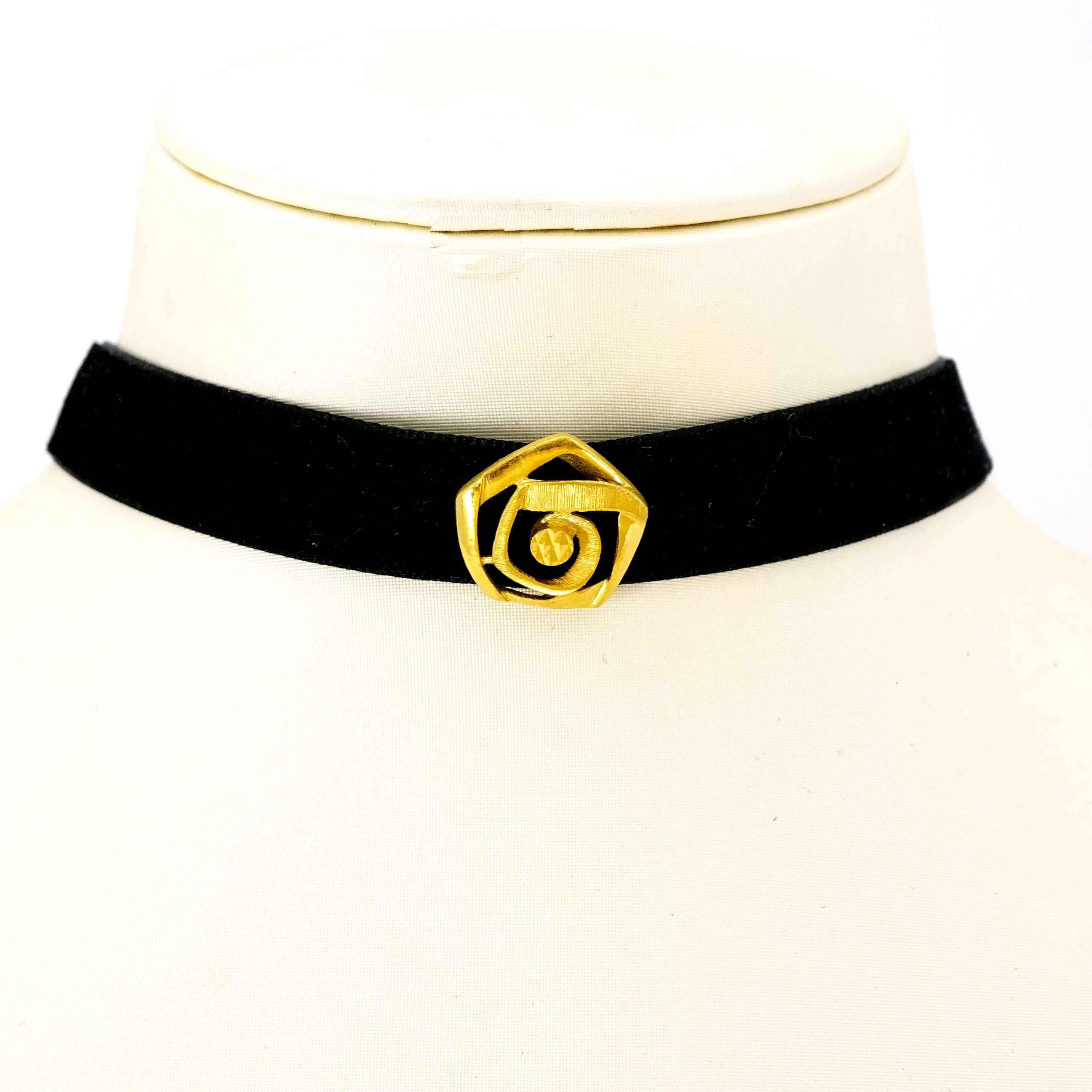 24K Gold Plated Choker Necklace for Women - Elegant Rose Design, Perfect for Parties, Weddings & Special Occasions