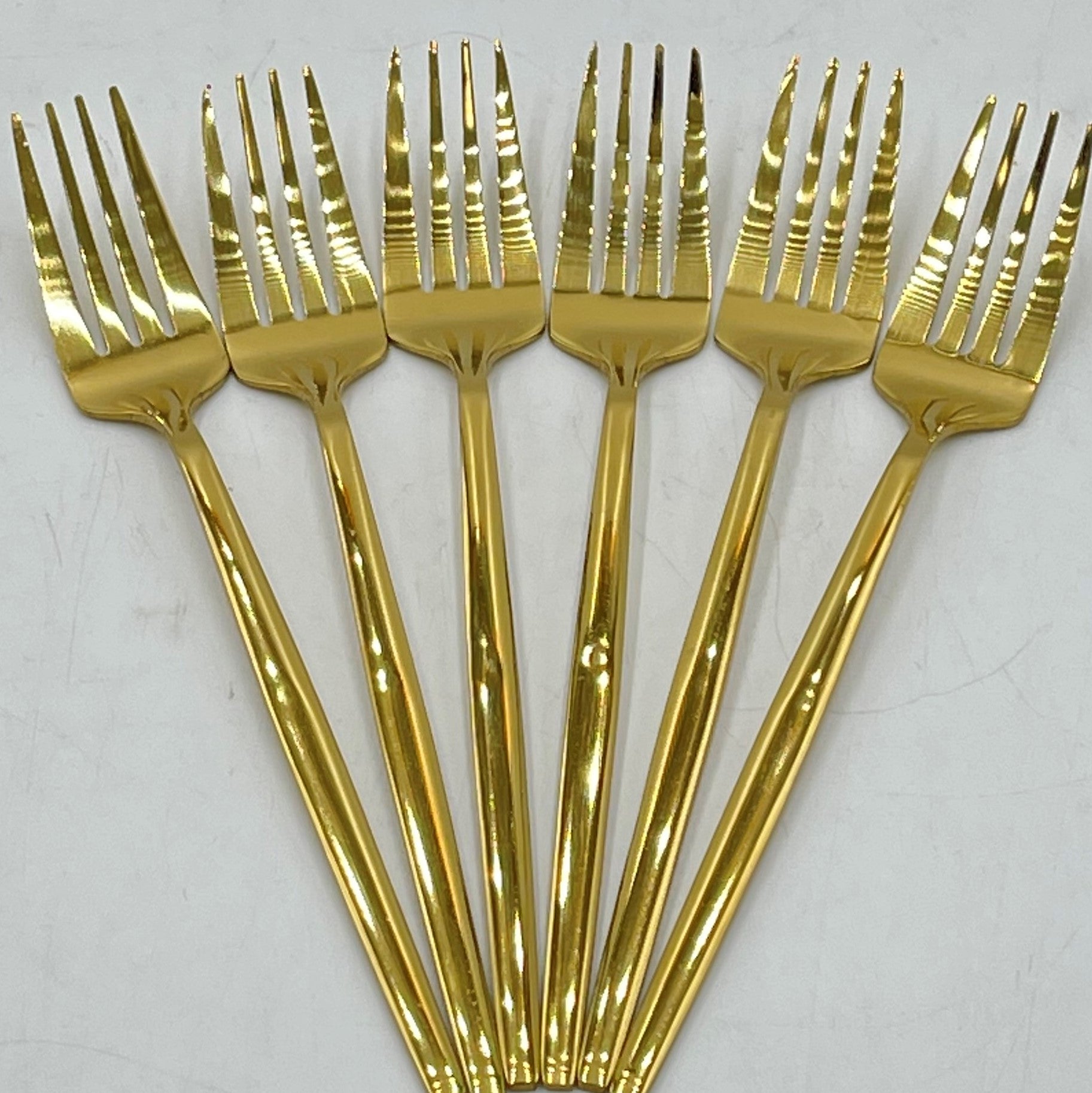 6-Piece Gold Fruit Forks Set - Elegant Dessert Forks for Parties, Picnics, and Fruit Platters
