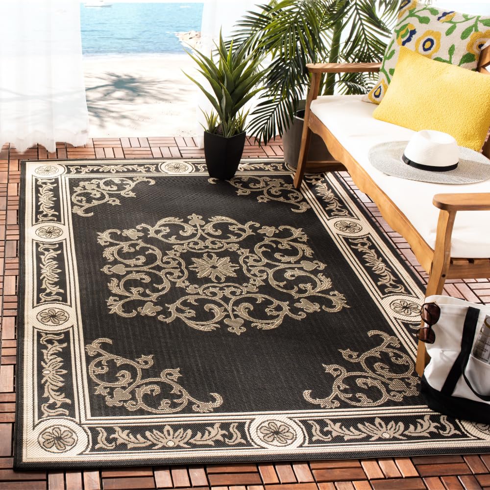 SAFAVIEH Courtyard Collection Area Rug - 6'7