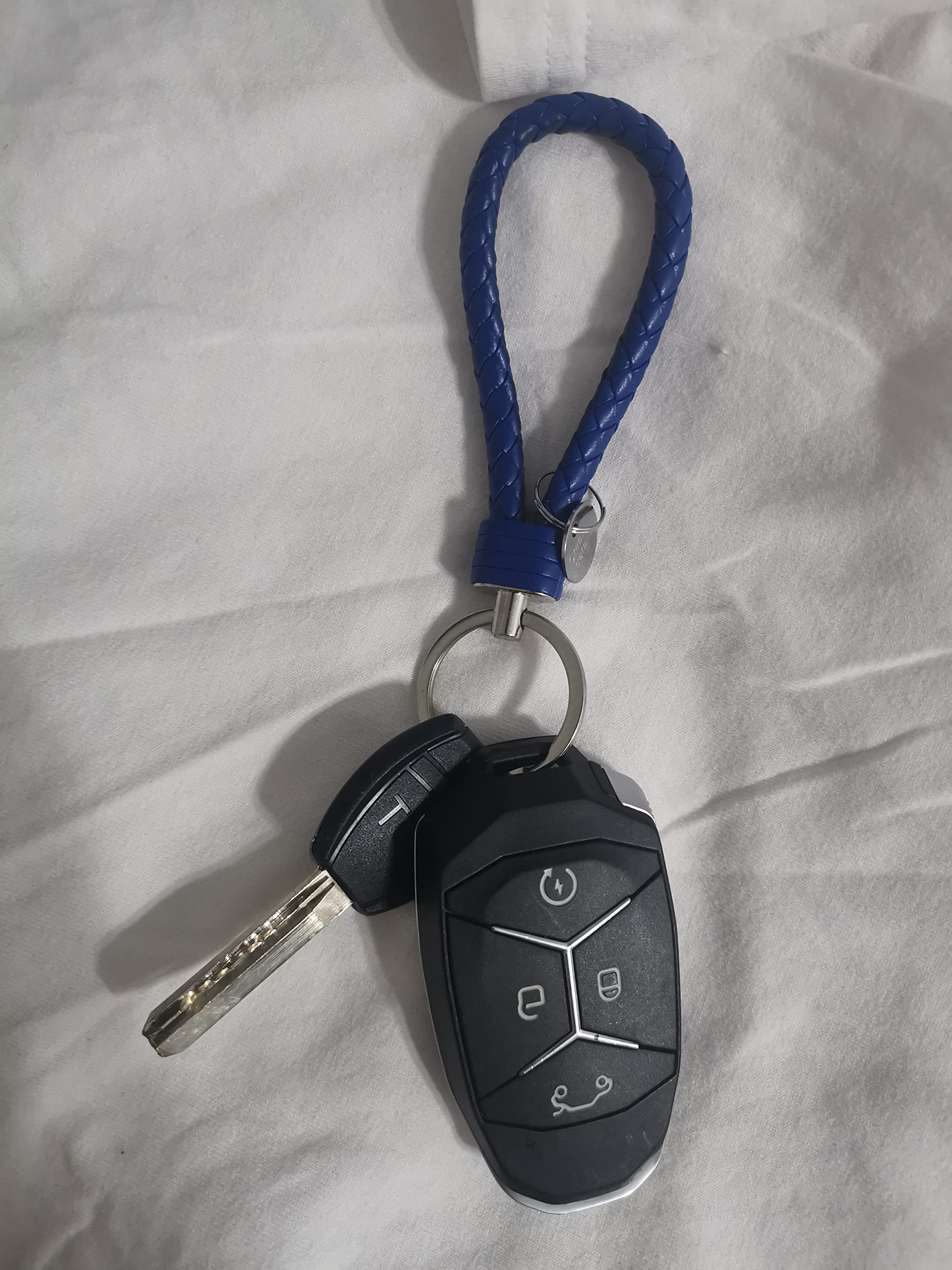 5PCS Braided Leather Keychain Set - Durable & Stylish Key Rings for Men & Women - Perfect for Car Keys, House Keys & Gift Giving