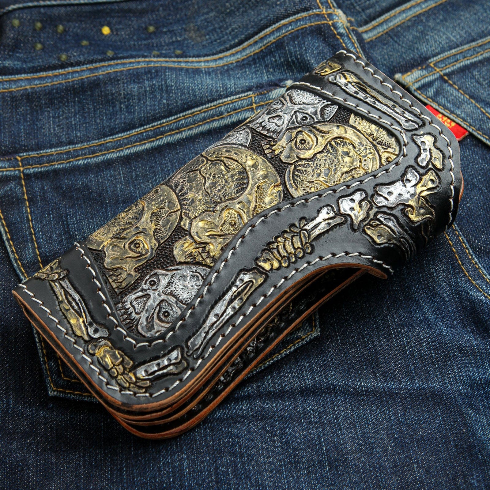 Genuine Leather Biker Wallet with Skull Design - Stylish & Durable Men's Wallet for Motorcycle Riders - Perfect for Everyday Use, Travel & Gift Giving