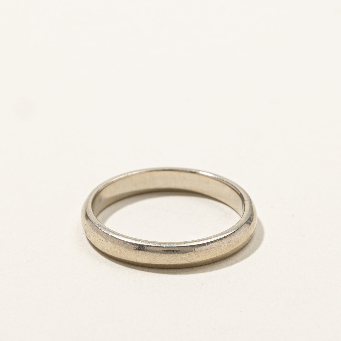 Simple White Gold Wedding Band Ring - Size 7.5 - Elegant Minimalist Jewelry for Women & Men - Perfect for Engagement, Anniversary & Everyday Wear