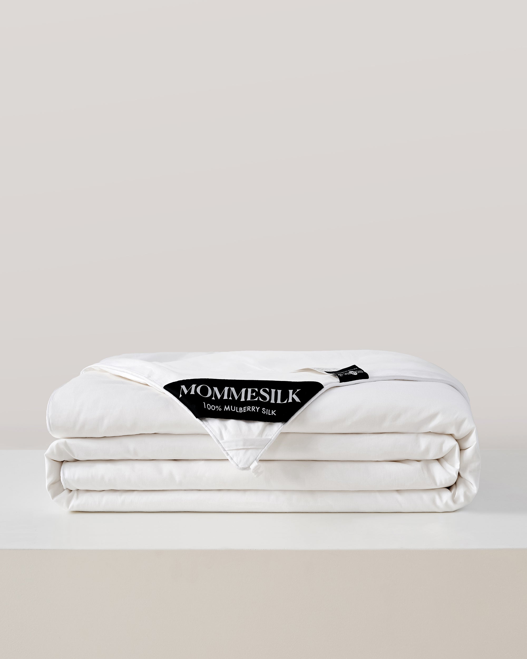 Premium 2-in-1 Cotton Covered Silk Comforter - Luxury All-Season Bedding for Master Bedroom & Guest Room - Soft & Breathable for Ultimate Comfort