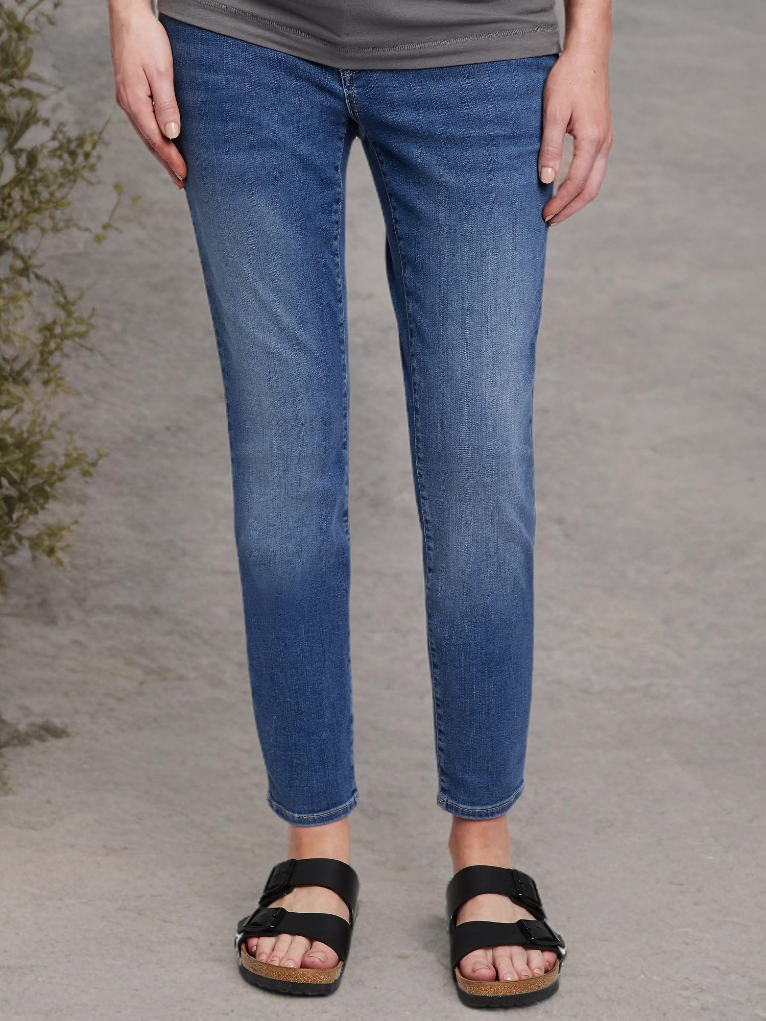 GAP Women's Maternity Skinny Jeans with Stretch Inset Panel - Comfortable Pregnancy Denim Pants for Work, Casual & Everyday Wear