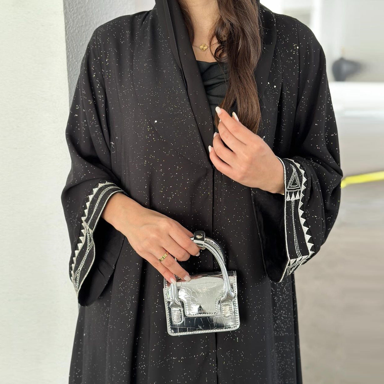 Elegant Women's Arabian Embroidered Modest Robe - Traditional Islamic Abaya Dress for Prayer, Home & Special Occasions