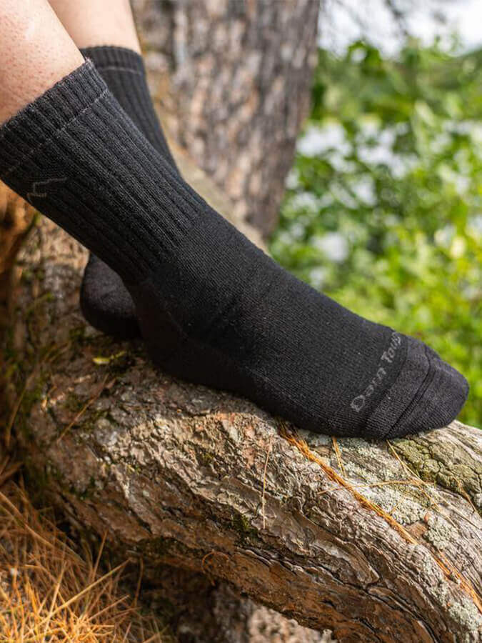 Darn Tough 1903 Women's Hiking Socks - Micro Crew Cushion Socks for Outdoor Adventures, Trekking & Cold Weather Comfort