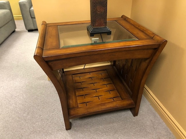 Glass Top Basket Weave End Table - Modern Accent Table for Living Room, Bedroom & Office - Perfect Side Table for Coffee, Books & Decor