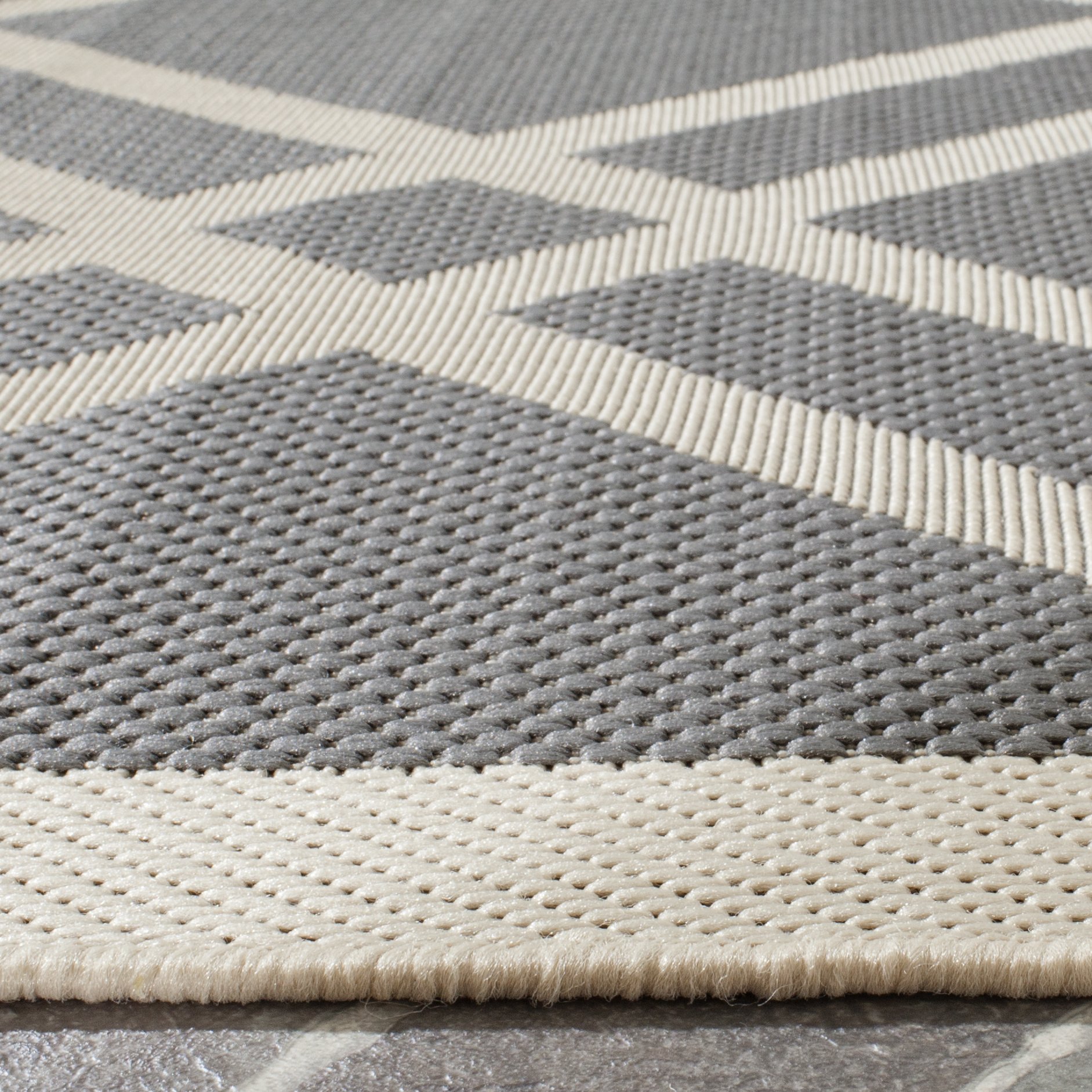 SAFAVIEH Courtyard Collection 7'10