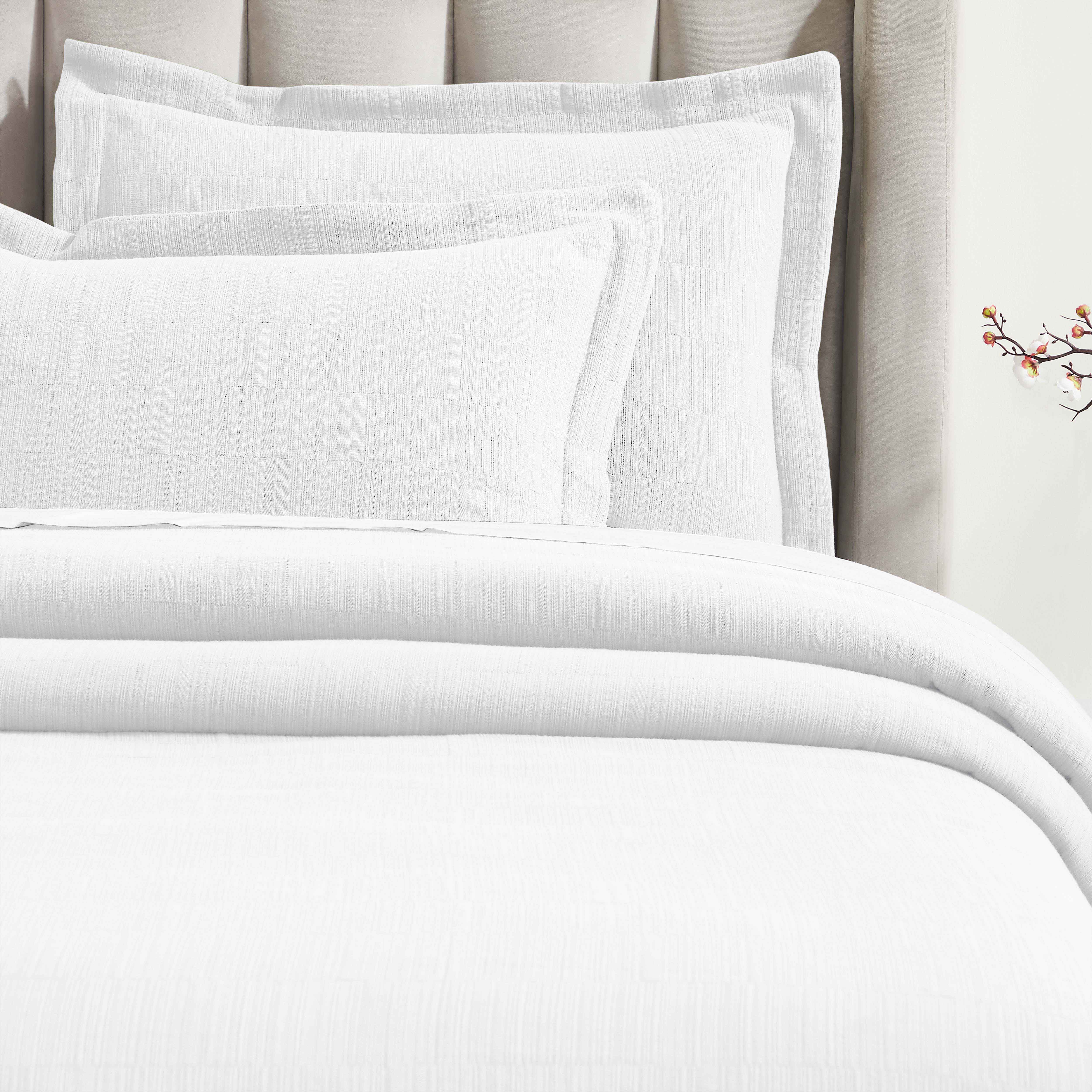 Premium Cotton Matelasse Bedspread Set with Shams - Medium Weight Luxury Bedding for Master Bedroom, Guest Room & Hotel Decor - Soft Textured Quilted Coverlet for Queen/King Size Beds