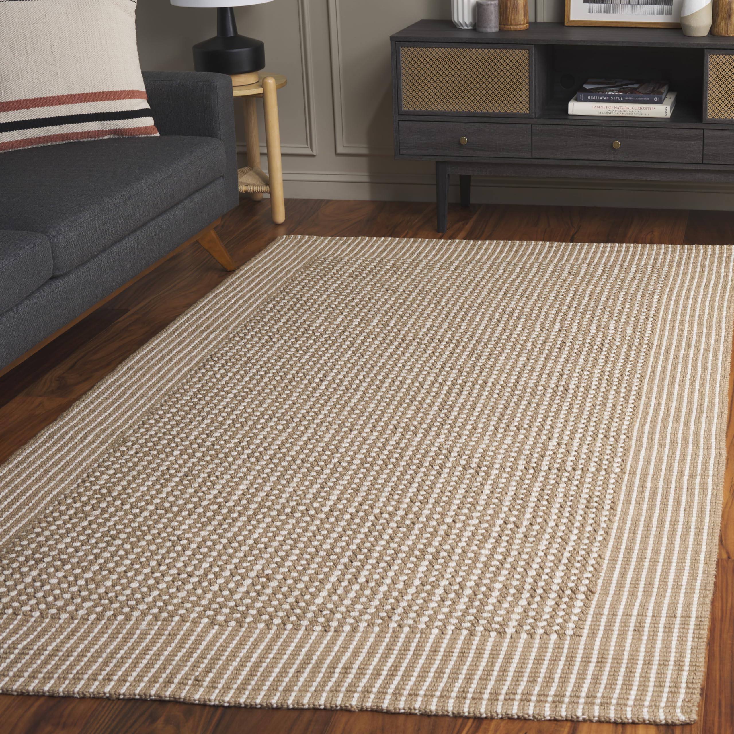 SAFAVIEH Handmade Jute Accent Rug 4' x 6' - Natural Fiber Collection in Ivory & Beige | Non-Slip & Durable for High Traffic Areas | Perfect for Entryway, Living Room, Bedroom Decor (NF449A)