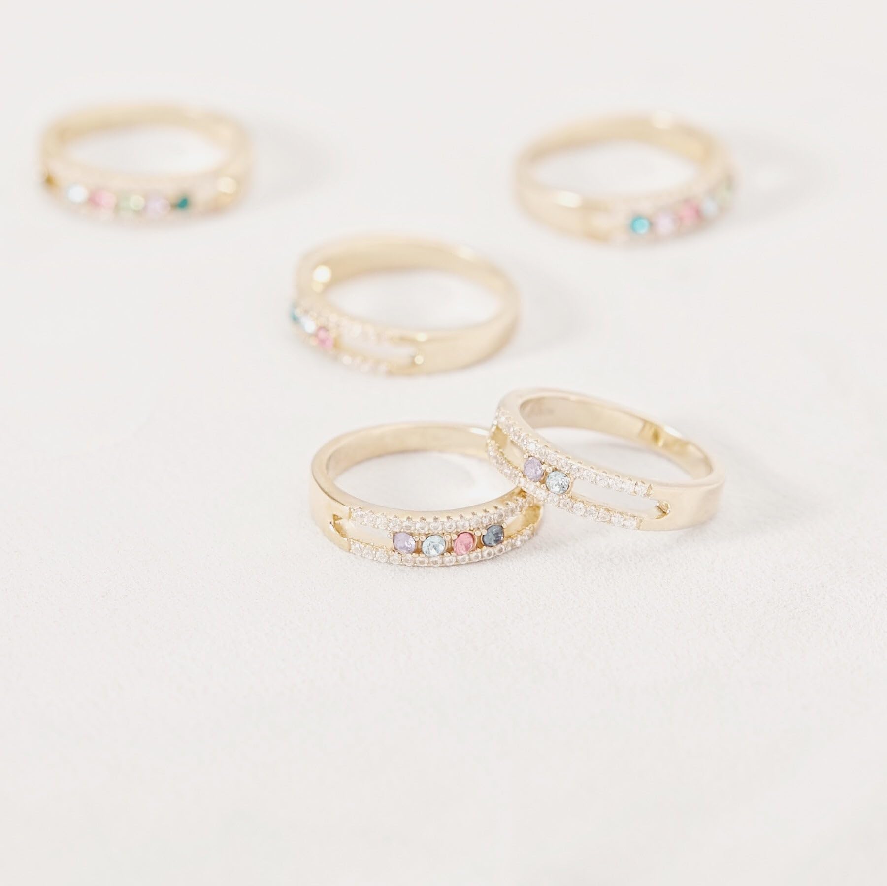 EVE'S ADDICTION Engravable Gold 6 Stone CZ Birthstone Ring - Personalized Gift for Mom, Mother's Day, Birthday, Anniversary | Elegant Jewelry for Women, Perfect for Special Occasions & Everyday Wear
