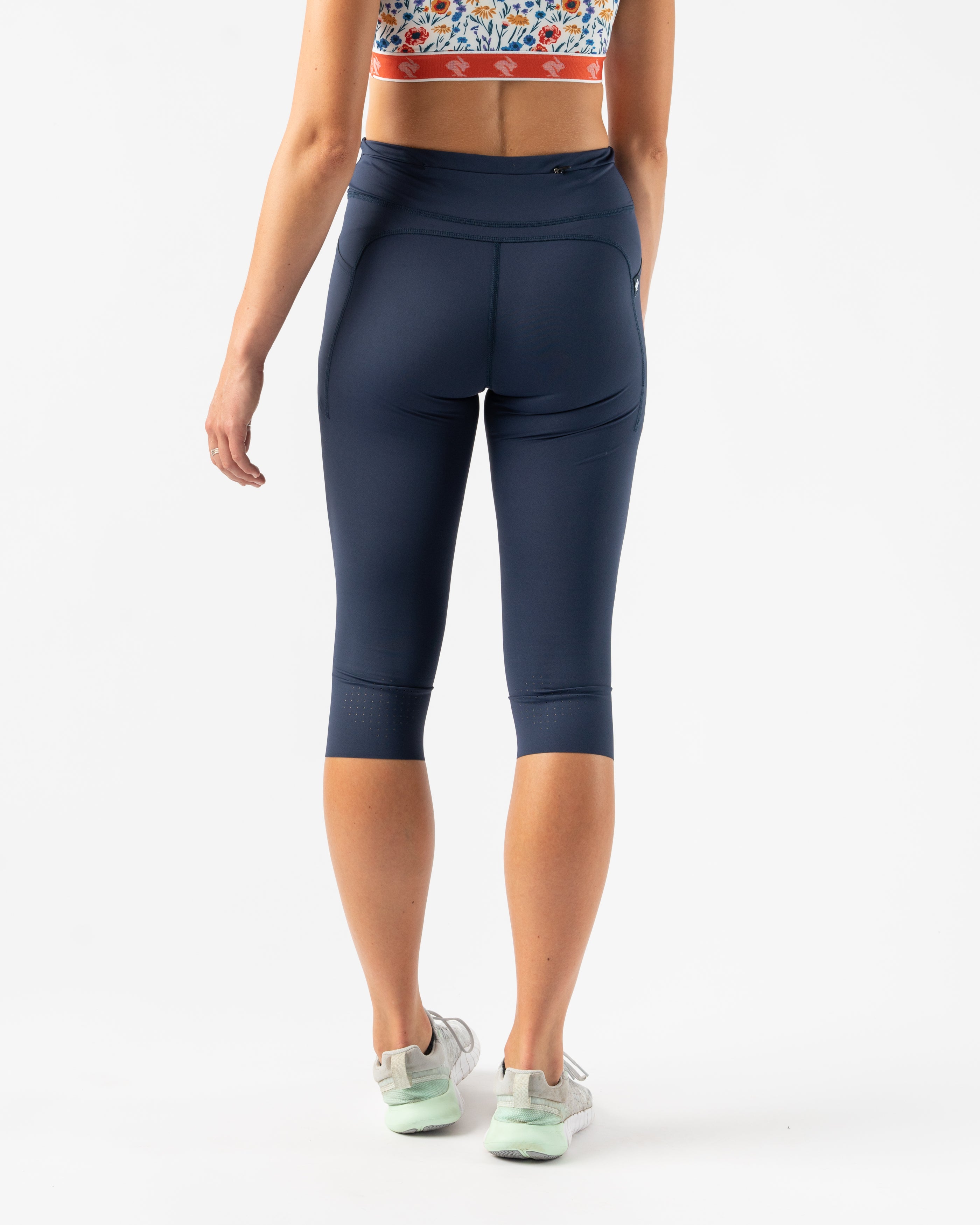 High-Performance Women's Speed Capris - Quick-Dry, Breathable & Stretchable Running & Workout Leggings for Active Lifestyles - Perfect for Gym, Yoga, Jogging & Outdoor Sports
