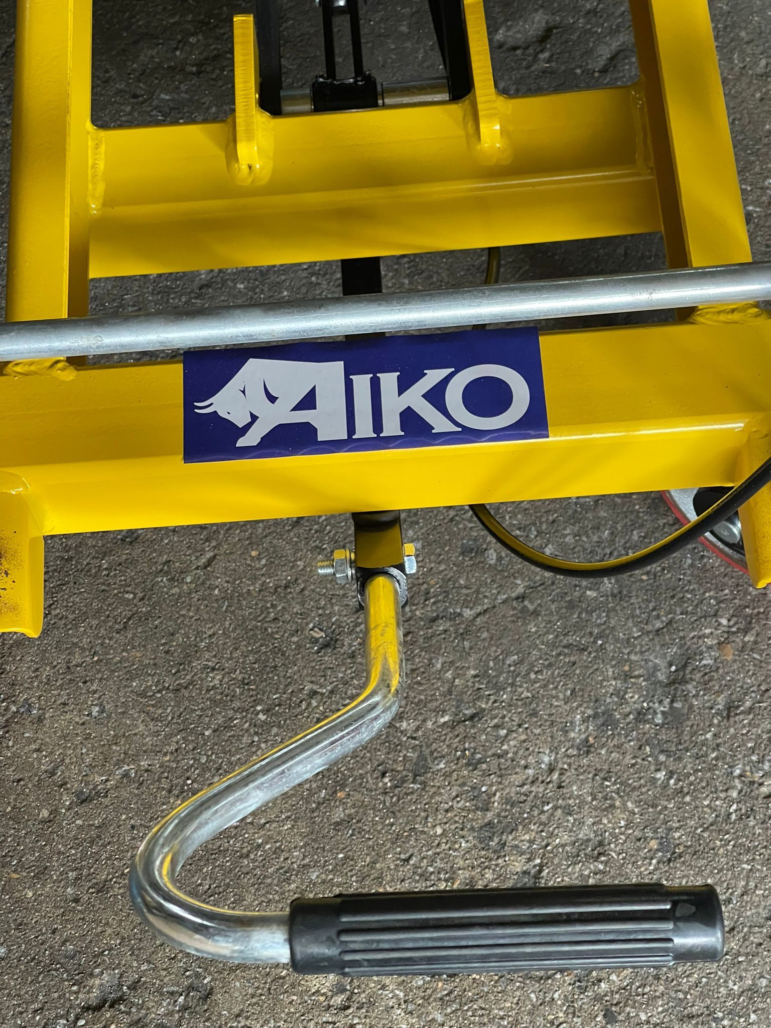 Aiko 1000kg Hydraulic Scissor Lift Table - Heavy Duty Workbench Lift with 1000mm Height (Model PT WP1000) - Ideal for Warehouse, Factory, and Workshop Material Handling
