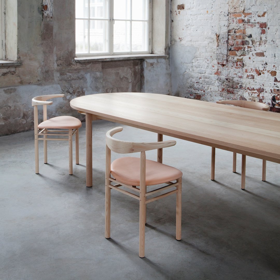 Stylish Oval Dining Table - Modern & Durable for Home, Kitchen, or Office | Perfect for Family Gatherings & Dinner Parties