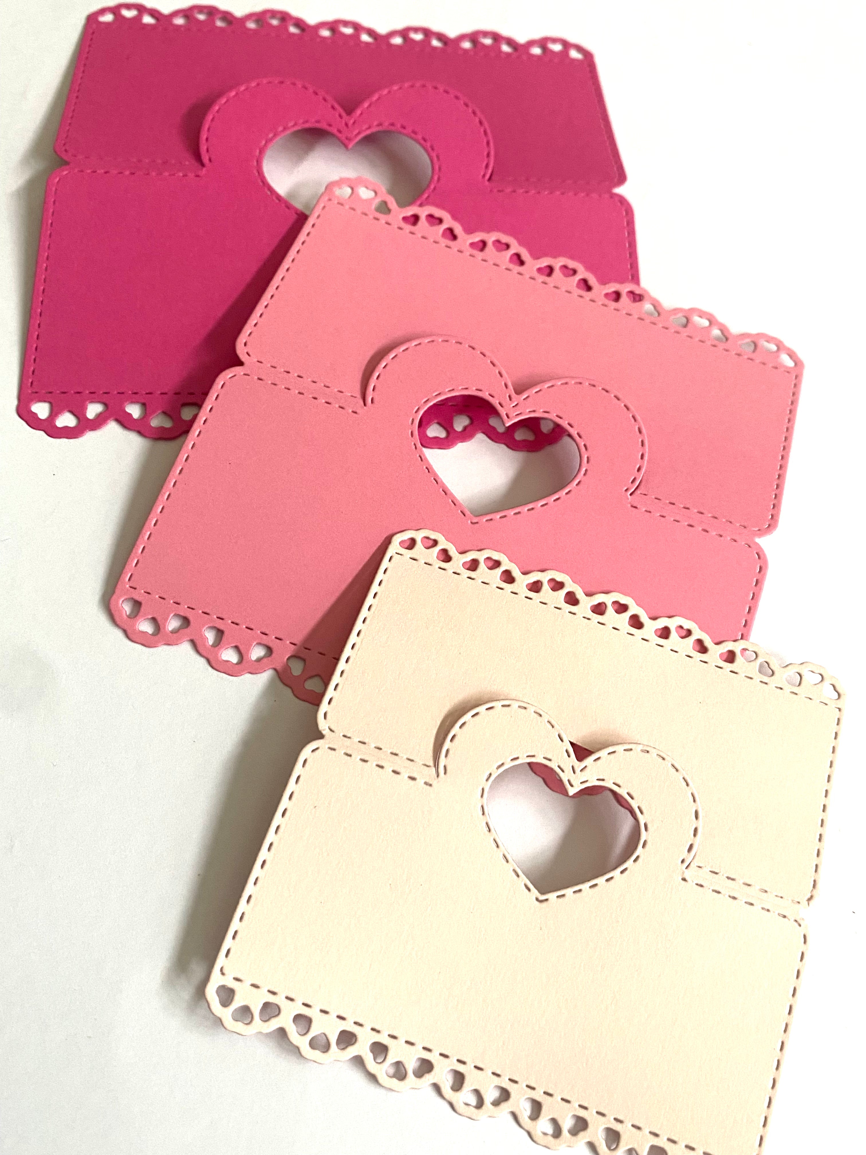 Heart-Shaped Cake Topper for Bags - Perfect for Birthday, Wedding & Party Decorations | Elegant Gift Box Packaging