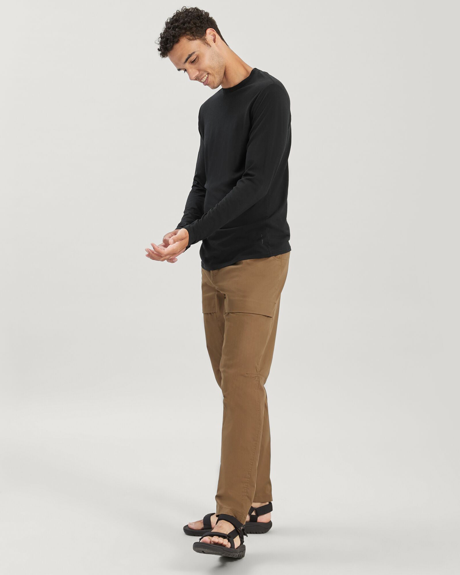 100% Merino Wool Men's Long Sleeve Crew Neck Sweater - Black | Warm & Breathable Base Layer for Hiking, Camping & Winter Outdoor Activities