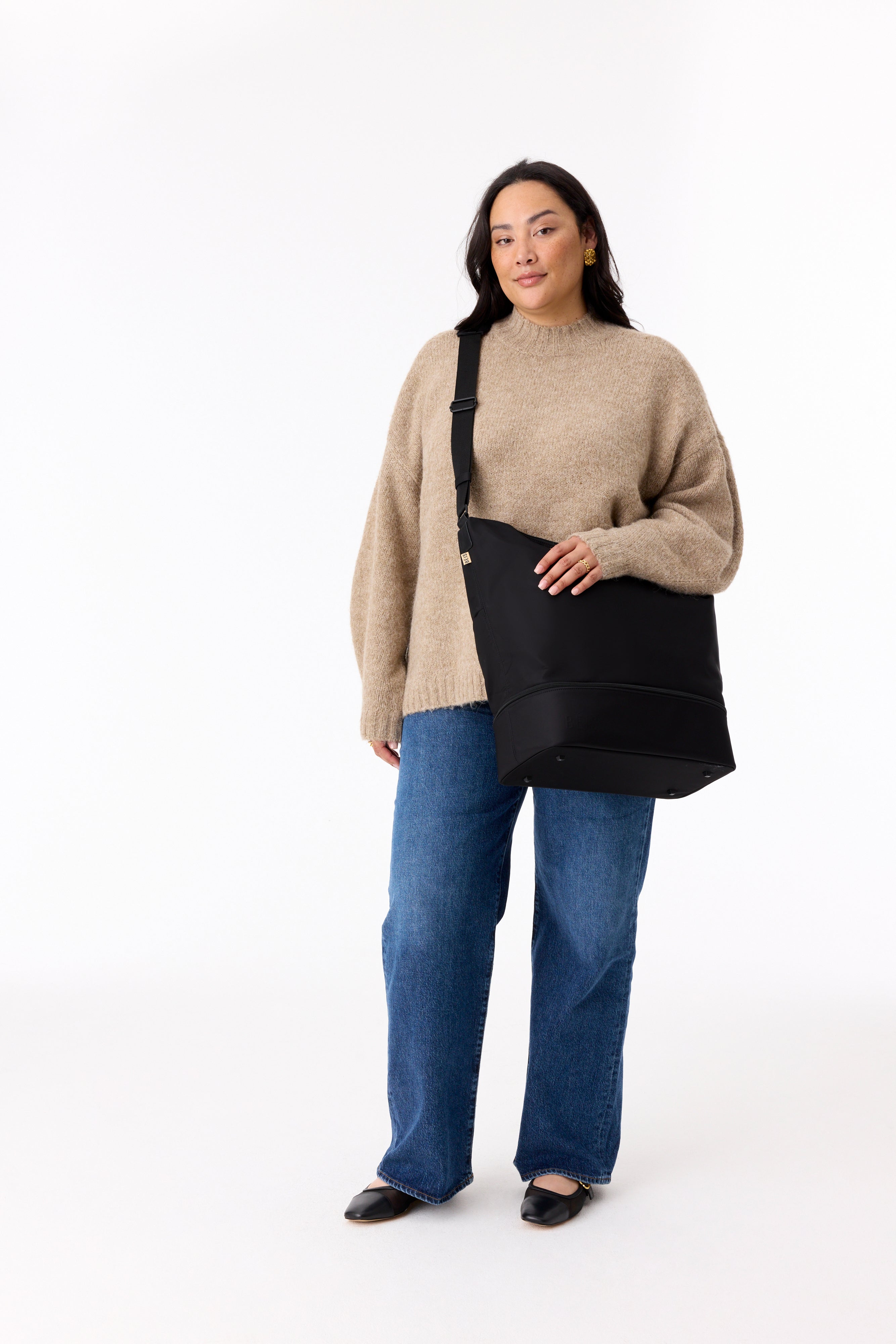 Black Crescent Weekender Bag - Stylish & Spacious Travel Duffel for Weekend Getaways, Gym, and Business Trips