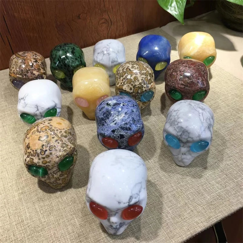 Natural Stone Carved Alien Skull Statue - Healing Crystal Decor, Gemstone Collection (1pc) - Perfect for Meditation, Home Decor & Spiritual Gifts