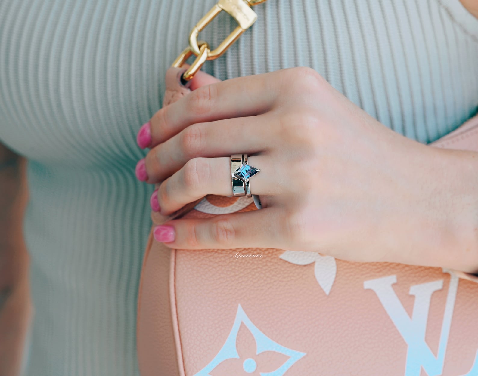 Minimalist Kite Cut Alexandrite Ring 14K White Gold - Elegant Birthstone Jewelry for Women, Perfect for Engagement, Anniversary & Everyday Wear