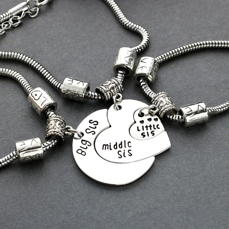 Family Heart Necklace - Personalized Engraved Pendant for Mom, Wife, Daughter | Meaningful Gift for Mother's Day, Valentine's Day & Anniversary | Perfect for Everyday Wear & Special Occasions